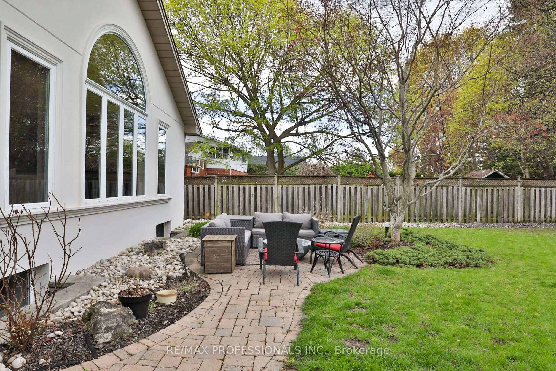 Photo 50 of 11 Cranleigh Court, Etobicoke, Edenbridge-Humber Valley — HOMEH