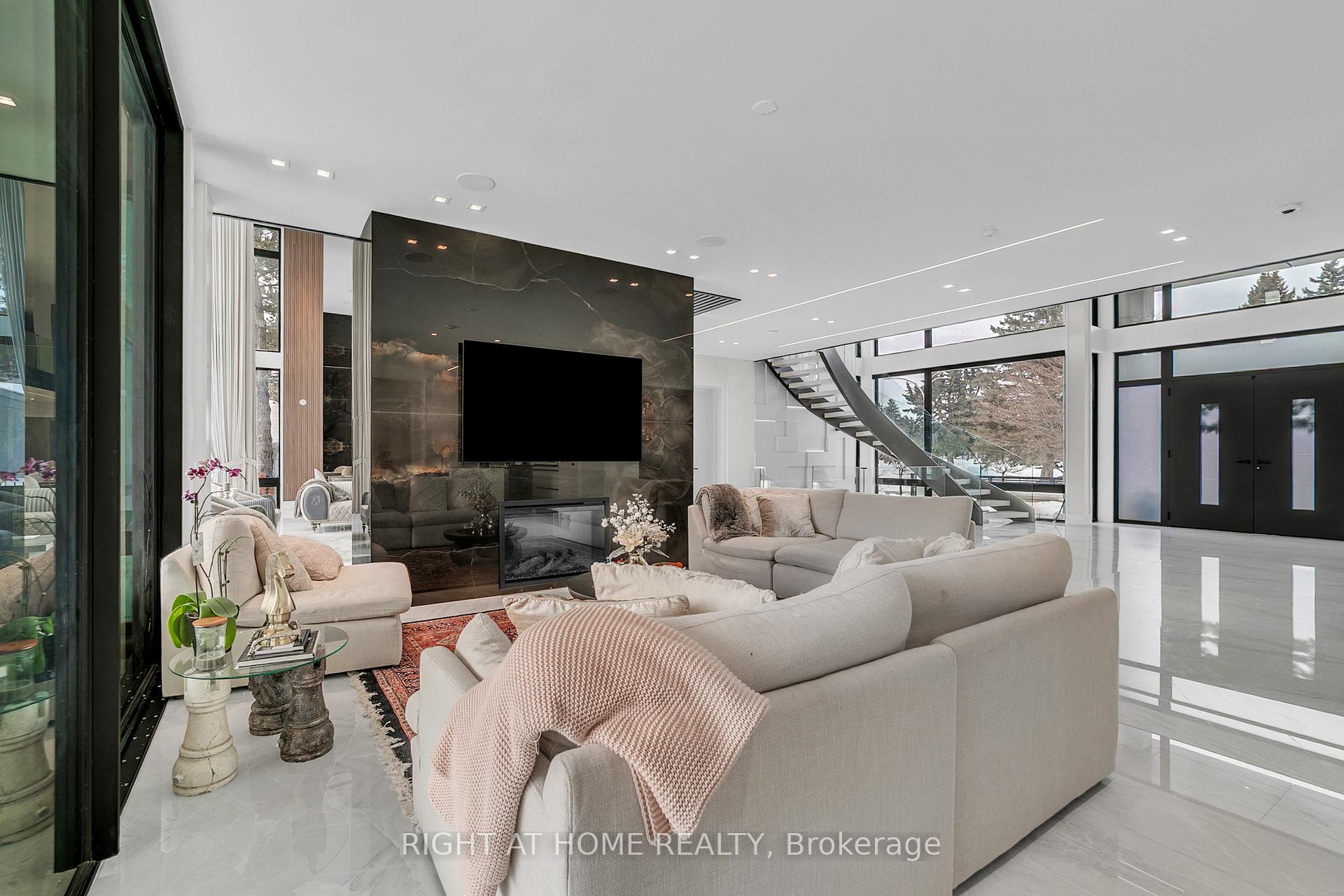 Photo 17 of 36 Fairway Heights Drive, Markham, Bayview Fairway-Bayview Country Club Estates — HOMEH