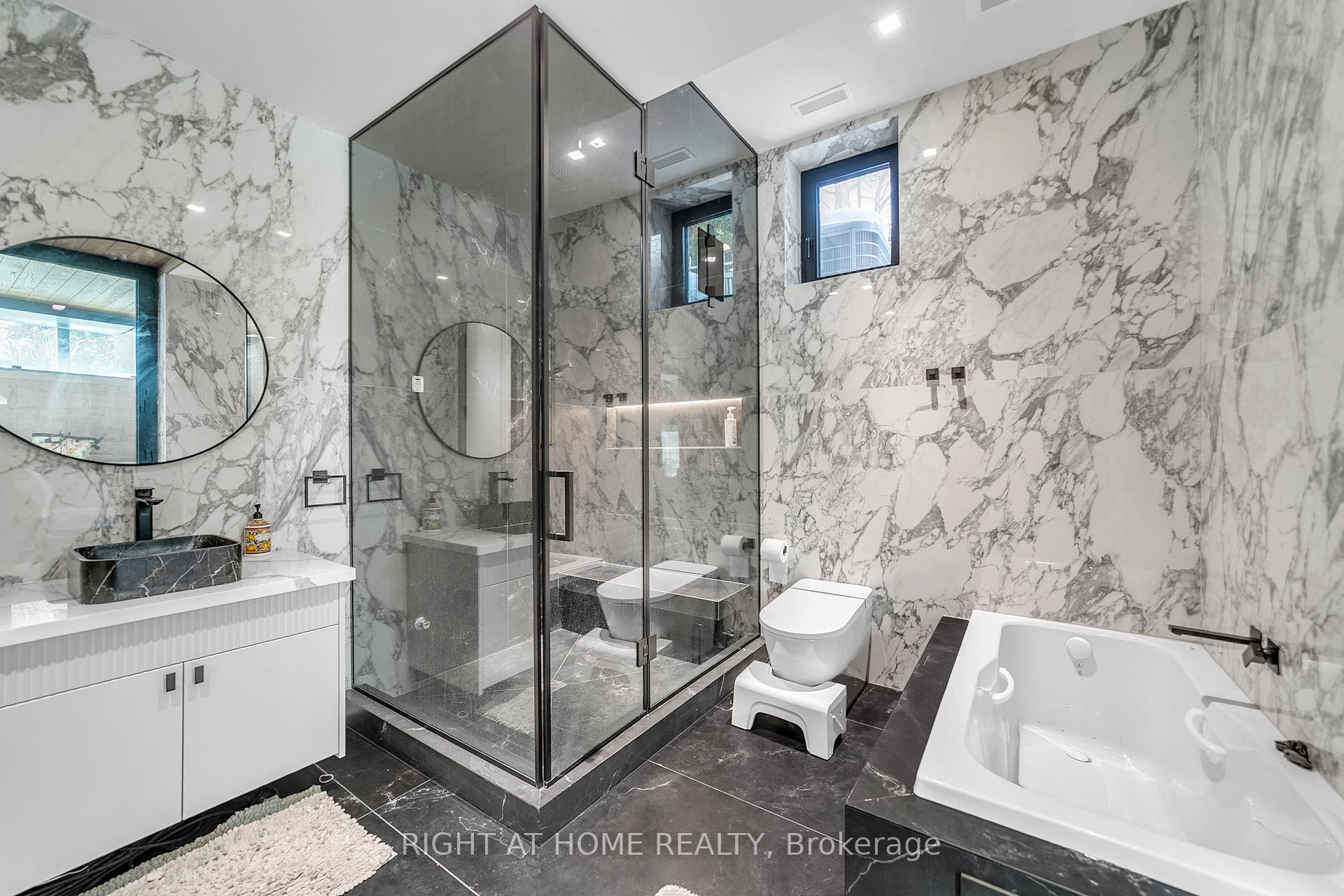 Photo 48 of 36 Fairway Heights Drive, Markham, Bayview Fairway-Bayview Country Club Estates — HOMEH
