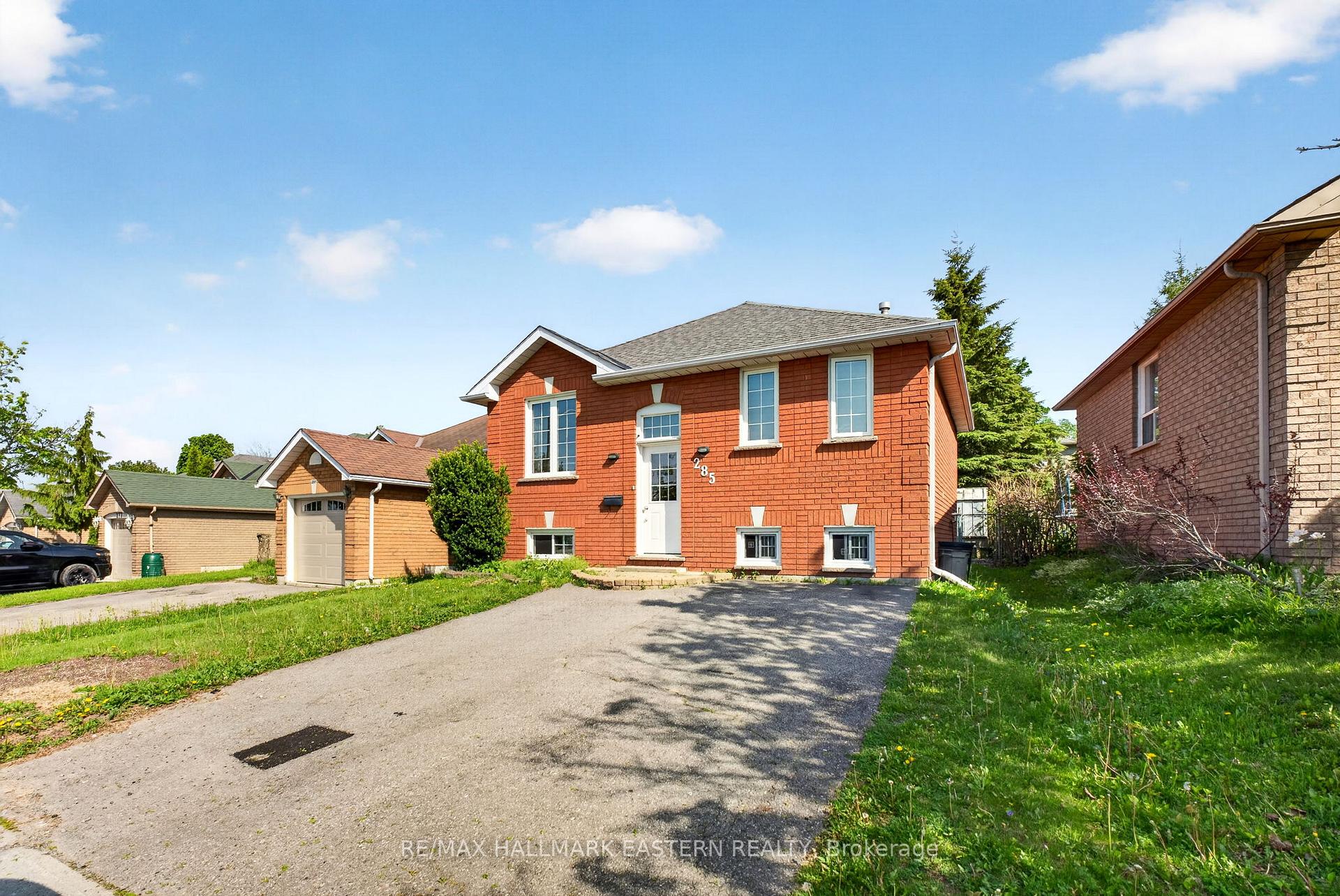 Photo 2 of 285 Towerhill Road, Peterborough, Northcrest Ward 5 — HOMEH