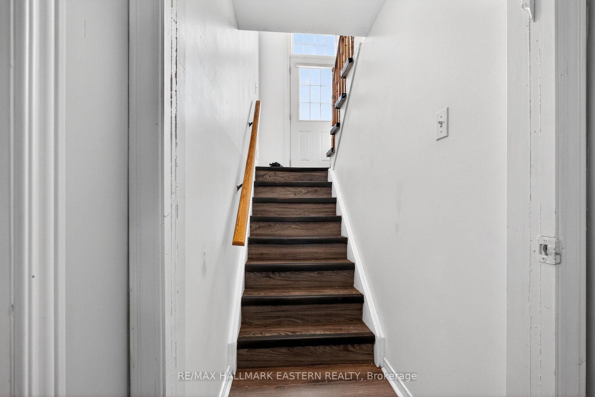Photo 14 of 285 Towerhill Road, Peterborough, Northcrest Ward 5 — HOMEH