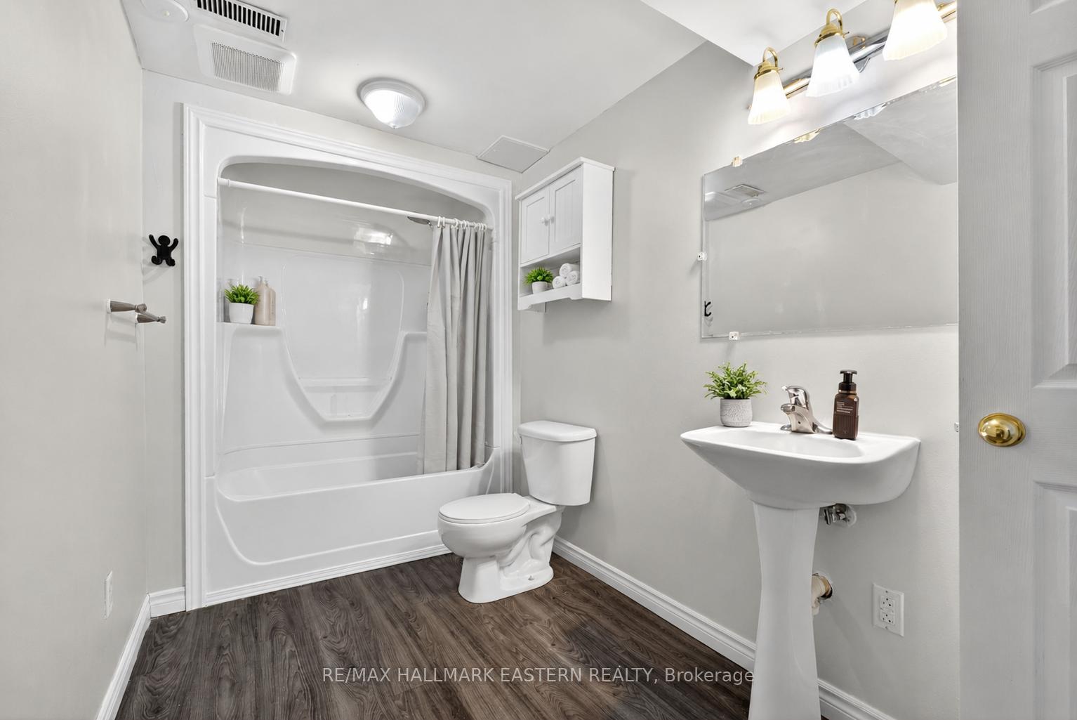 Photo 19 of 285 Towerhill Road, Peterborough, Northcrest Ward 5 — HOMEH
