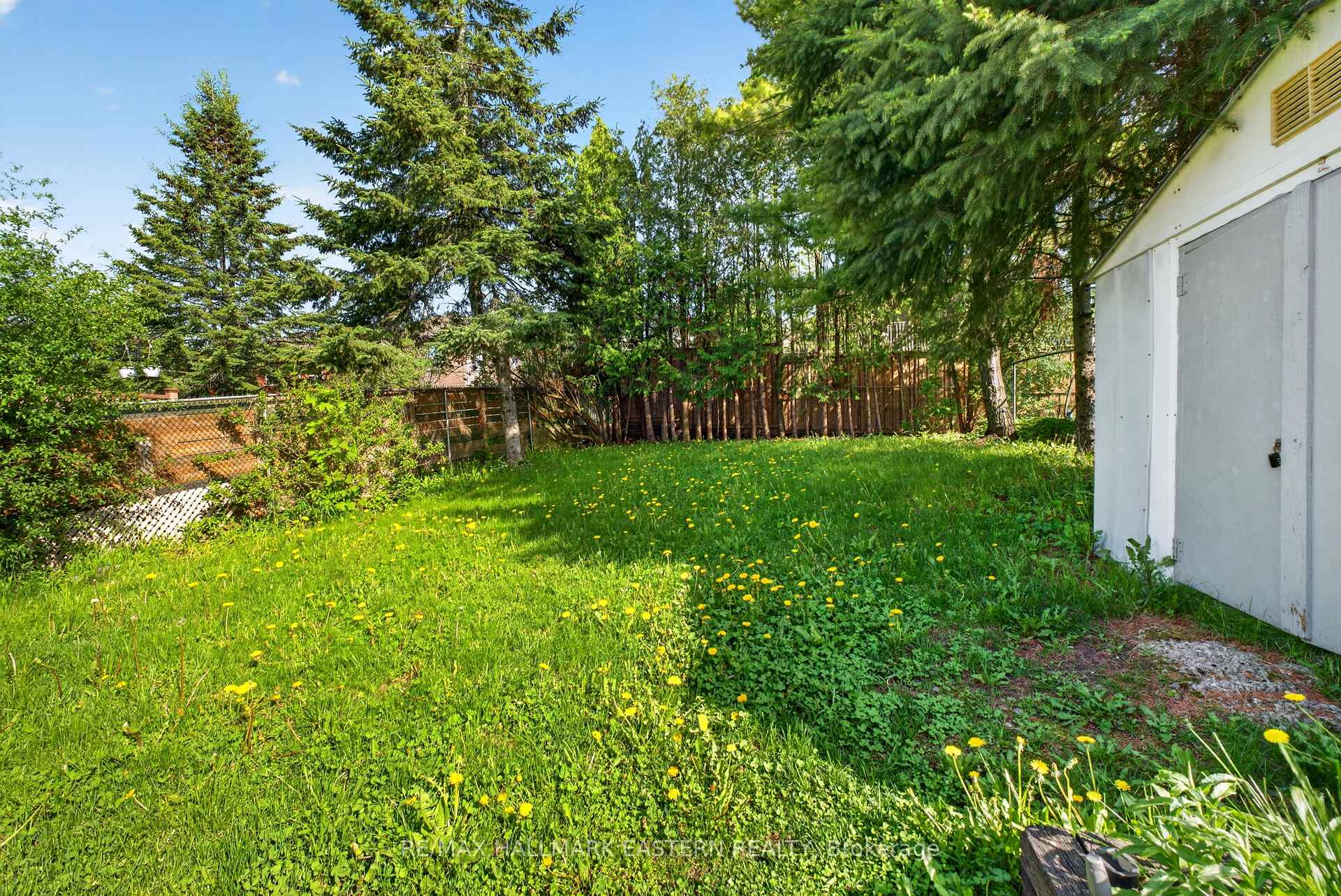Photo 26 of 285 Towerhill Road, Peterborough, Northcrest Ward 5 — HOMEH