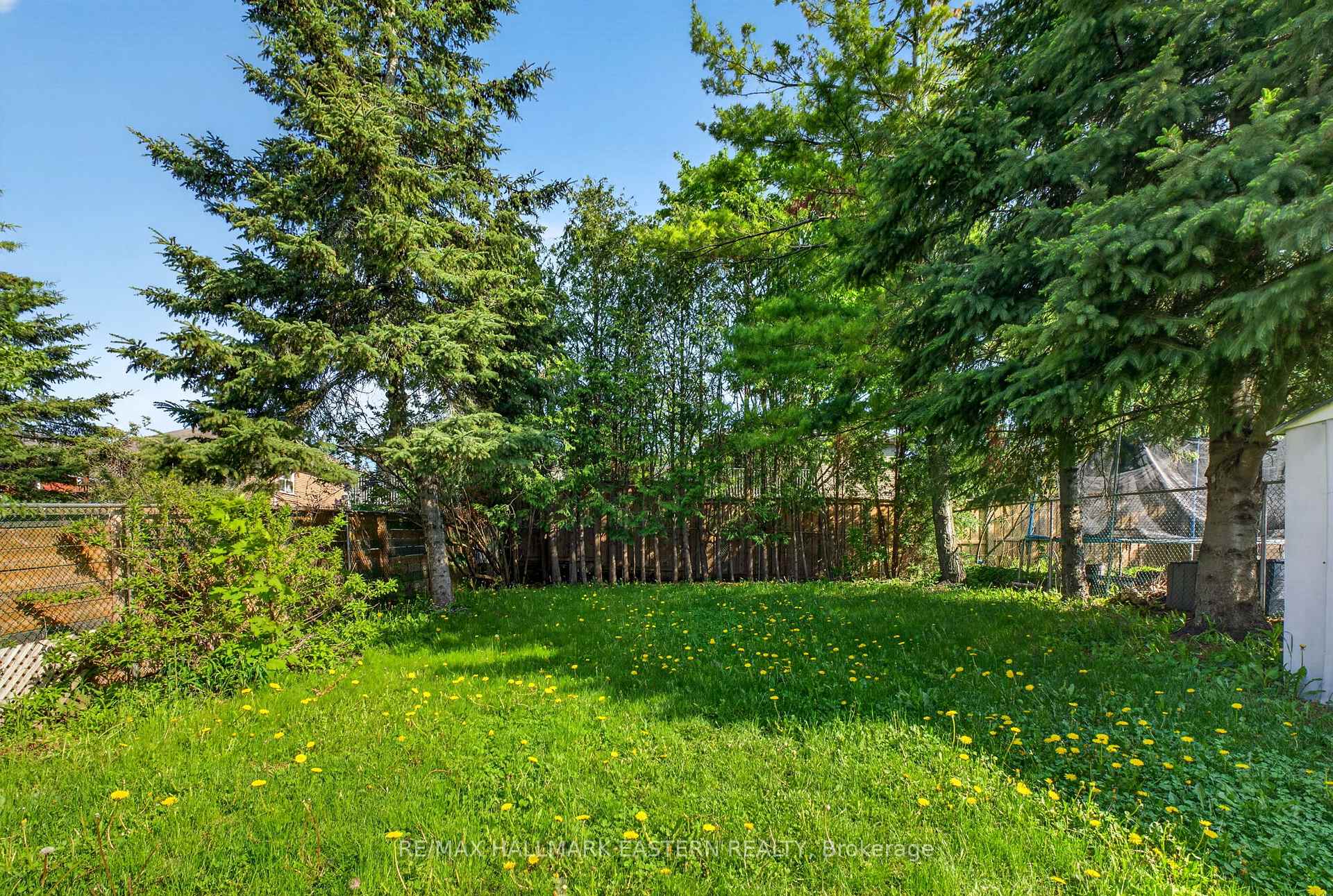 Photo 27 of 285 Towerhill Road, Peterborough, Northcrest Ward 5 — HOMEH