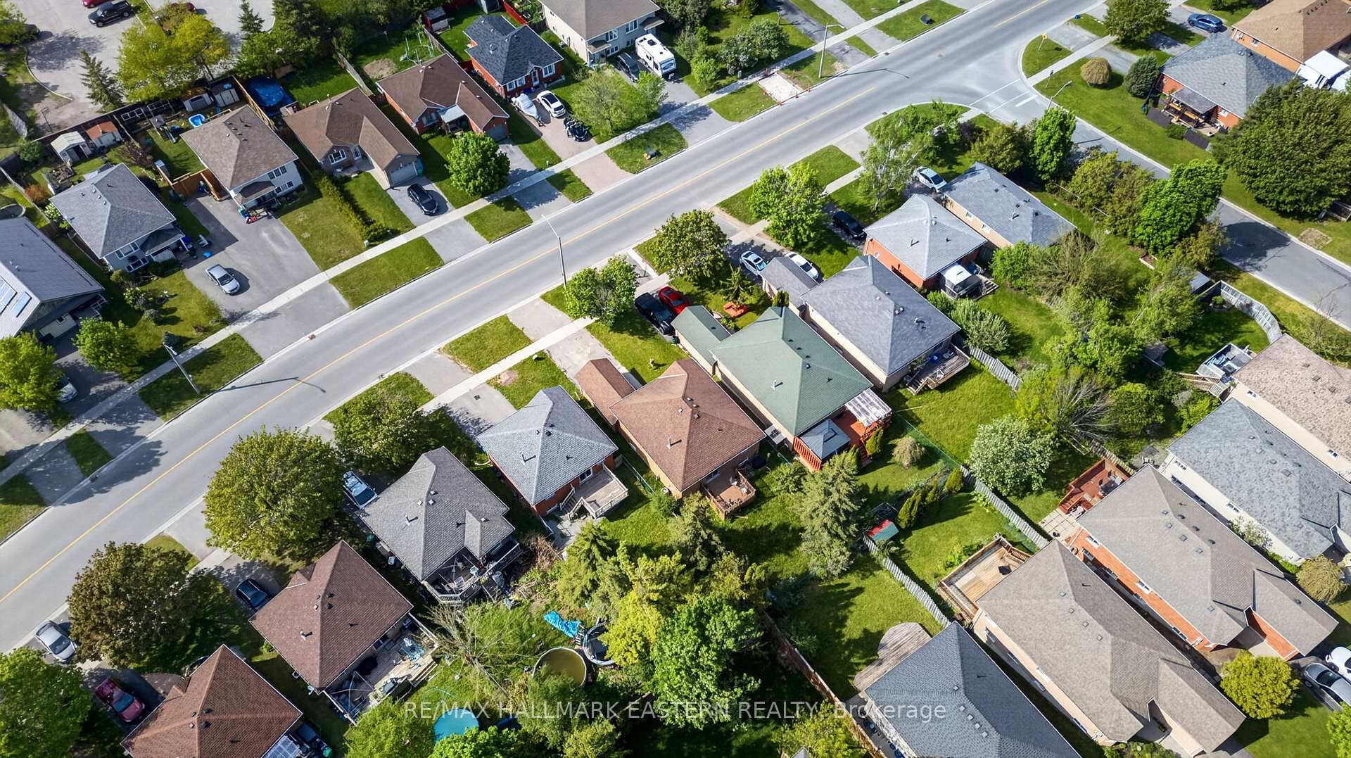 Photo 28 of 285 Towerhill Road, Peterborough, Northcrest Ward 5 — HOMEH