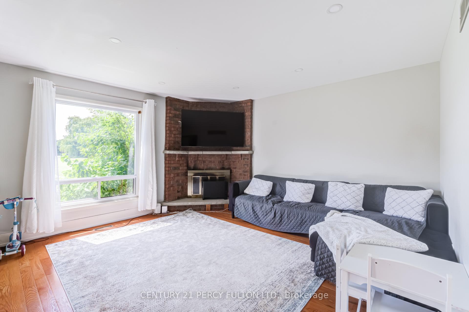 Photo 10 of 79 Huntsmill Boulevard, Scarborough, Steeles — HOMEH