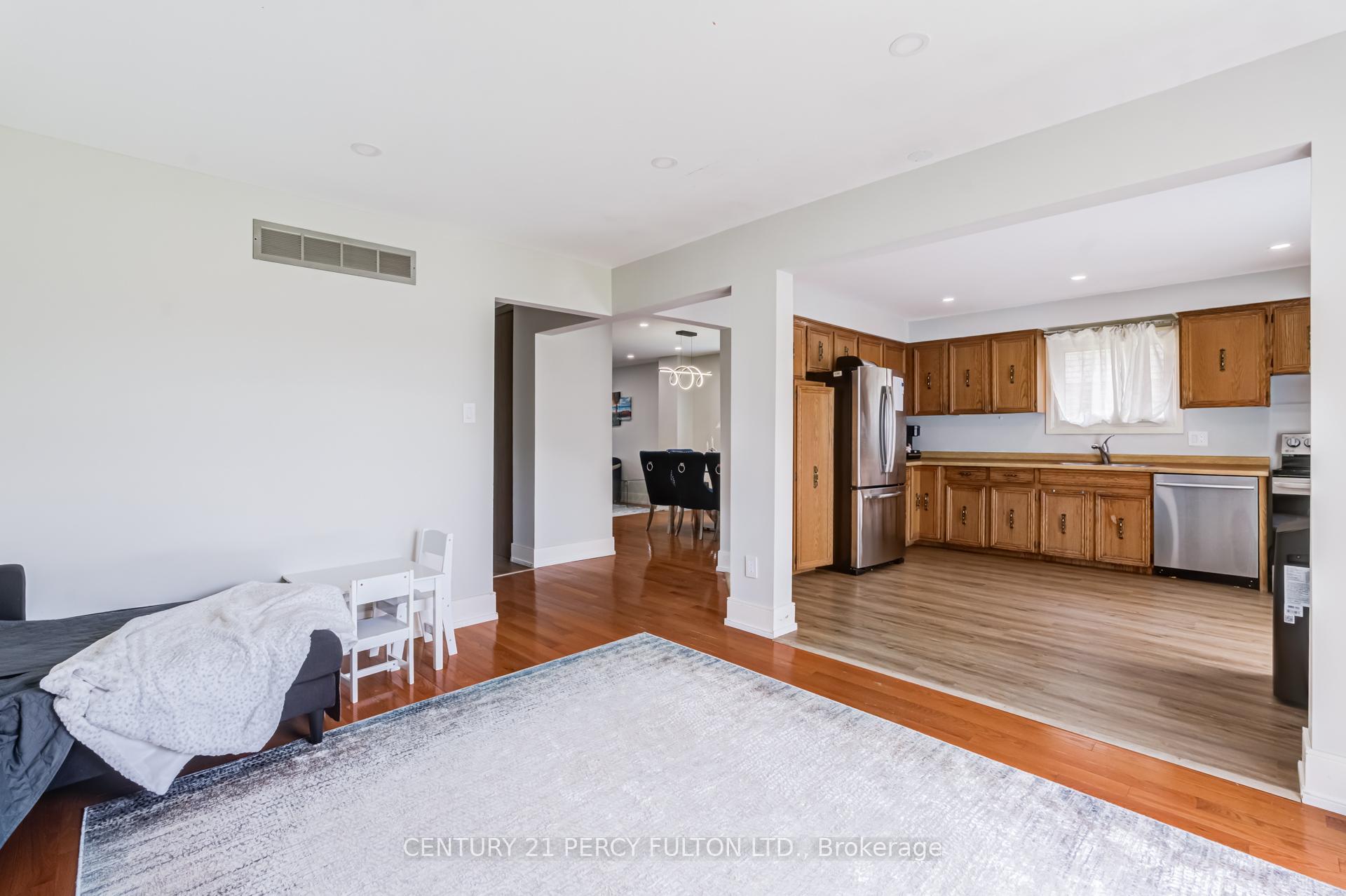 Photo 11 of 79 Huntsmill Boulevard, Scarborough, Steeles — HOMEH