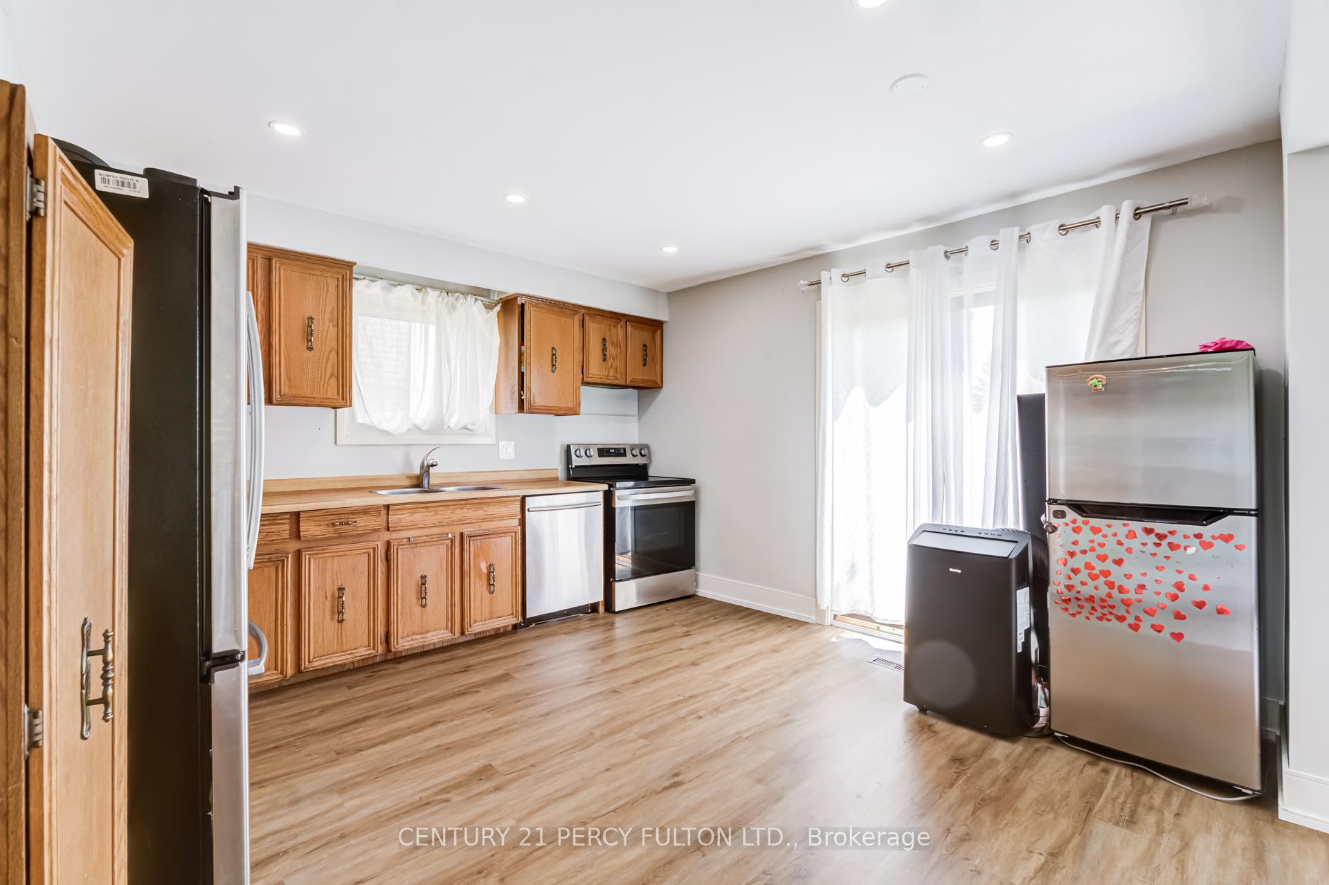 Photo 14 of 79 Huntsmill Boulevard, Scarborough, Steeles — HOMEH