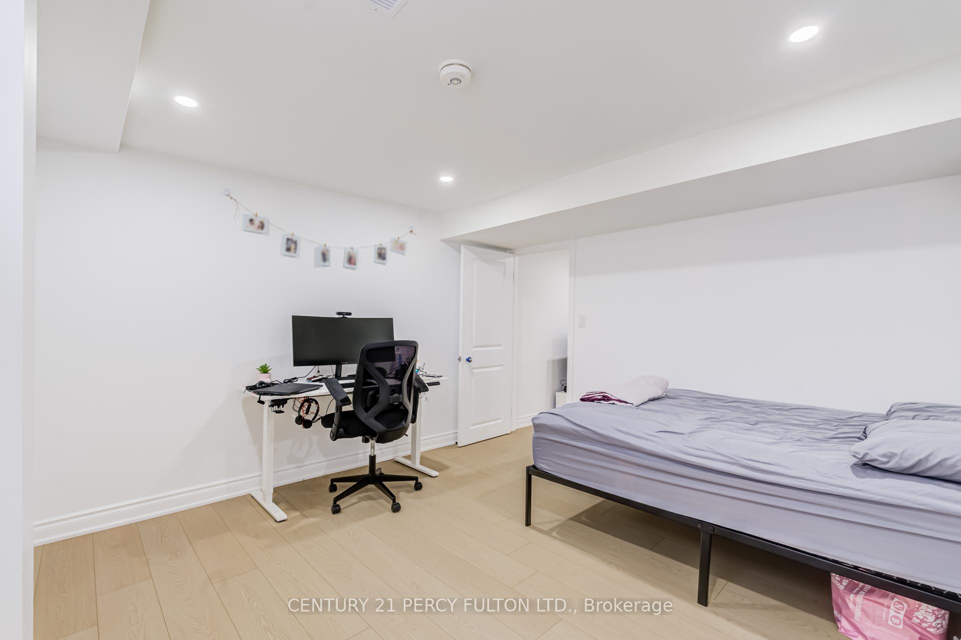 Photo 32 of 79 Huntsmill Boulevard, Scarborough, Steeles — HOMEH