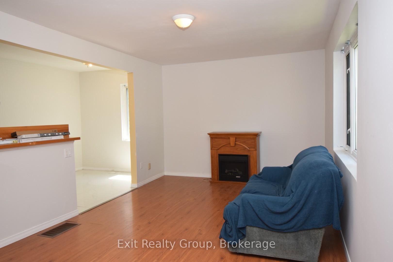 Photo 4 of 11 Flindall Street, Quinte West, Trenton Ward — HOMEH