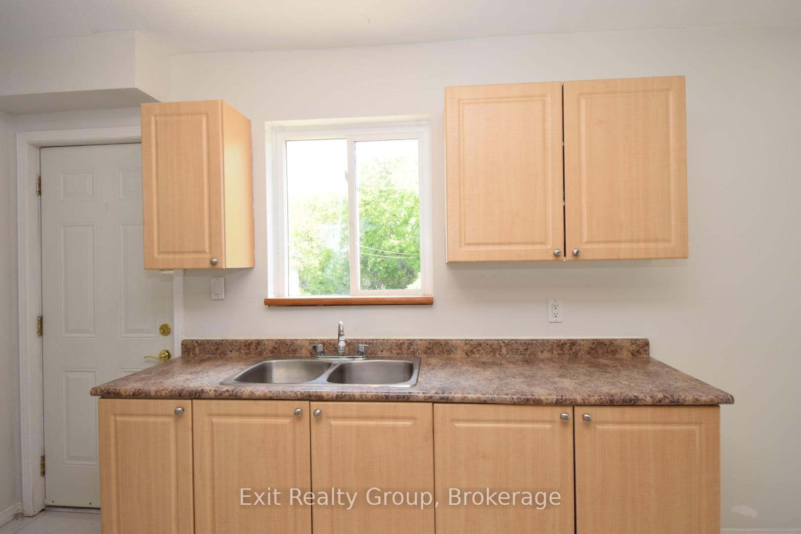 Photo 6 of 11 Flindall Street, Quinte West, Trenton Ward — HOMEH