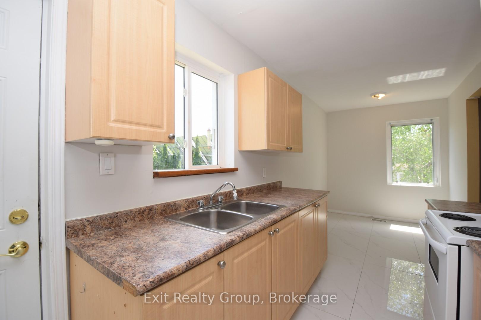 Photo 8 of 11 Flindall Street, Quinte West, Trenton Ward — HOMEH