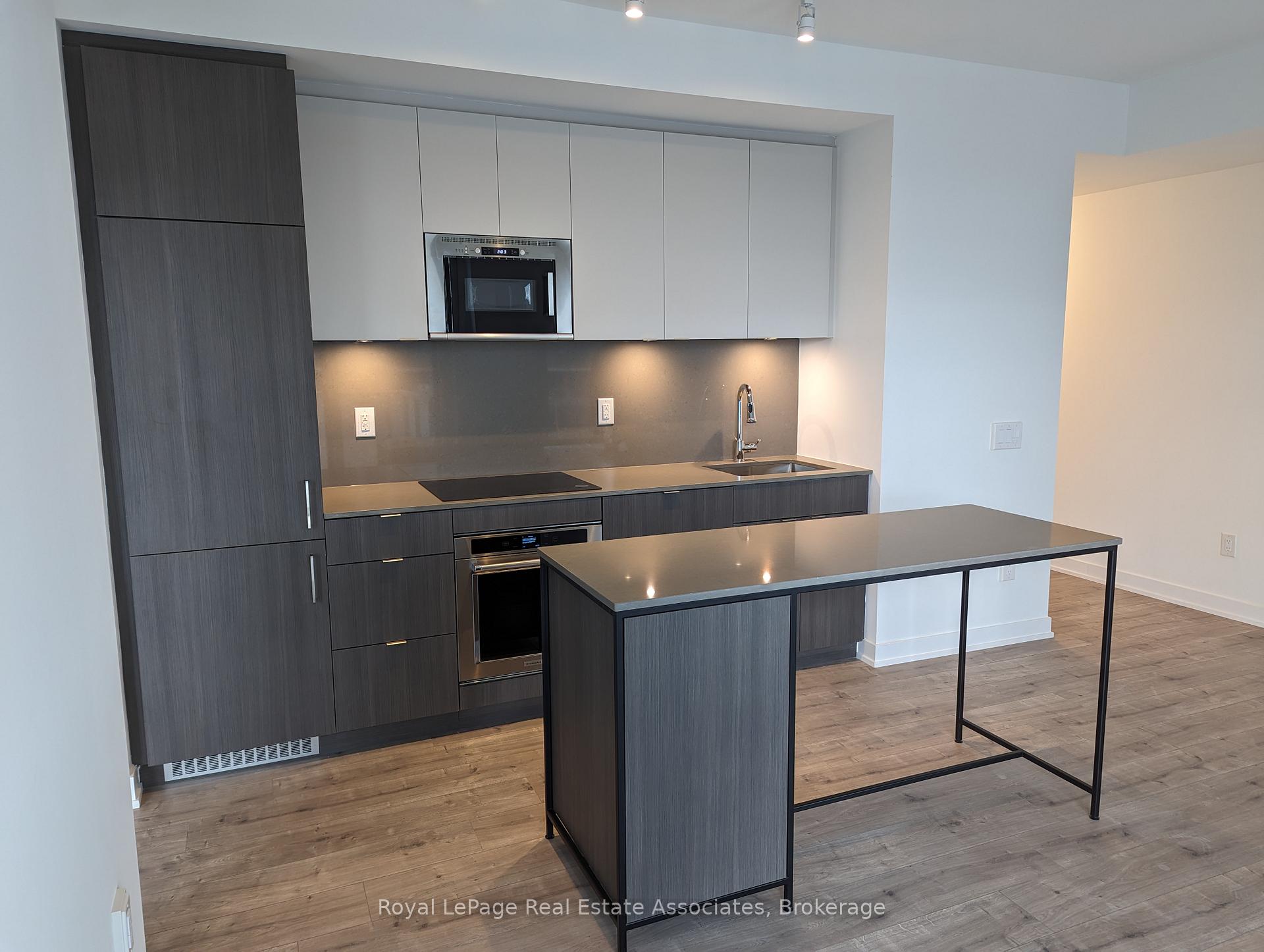 Front of Unit 447, 215 Lakeshore Road W