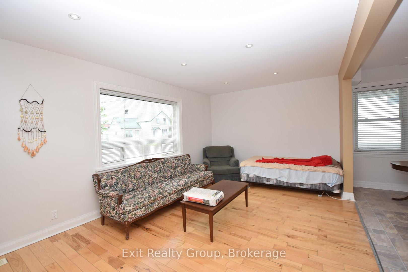 Photo 5 of 13 Flindall Street, Quinte West, Trenton Ward — HOMEH