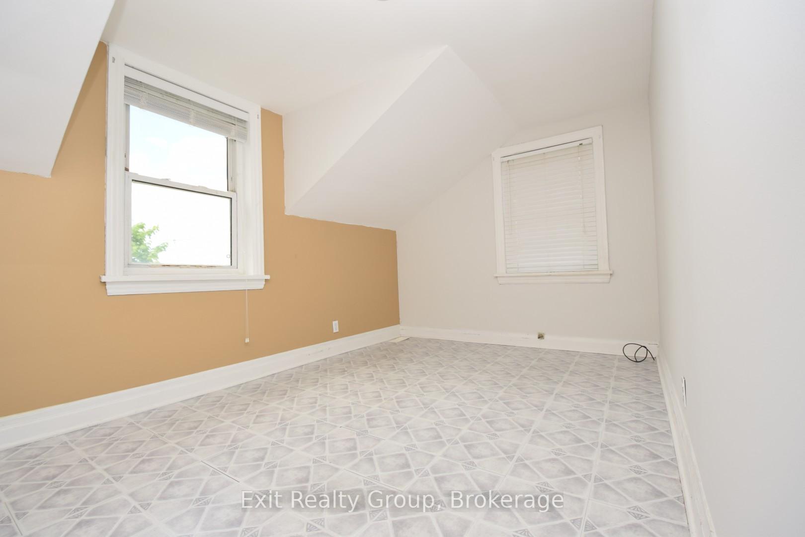 Photo 11 of 13 Flindall Street, Quinte West, Trenton Ward — HOMEH