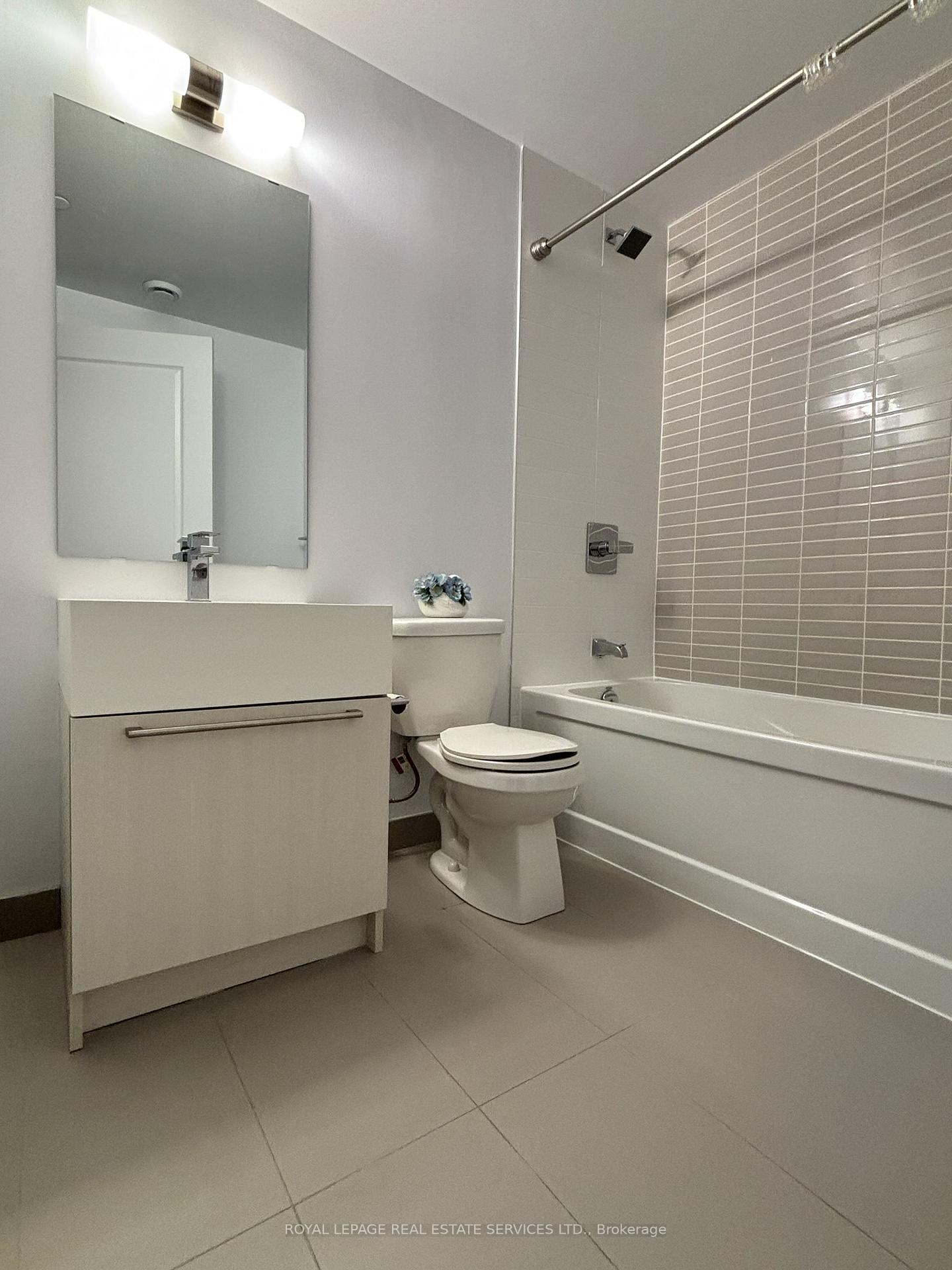 Photo 8 of Unit 607, 25 Neighbourhood Lane, Etobicoke, Stonegate-Queensway — HOMEH