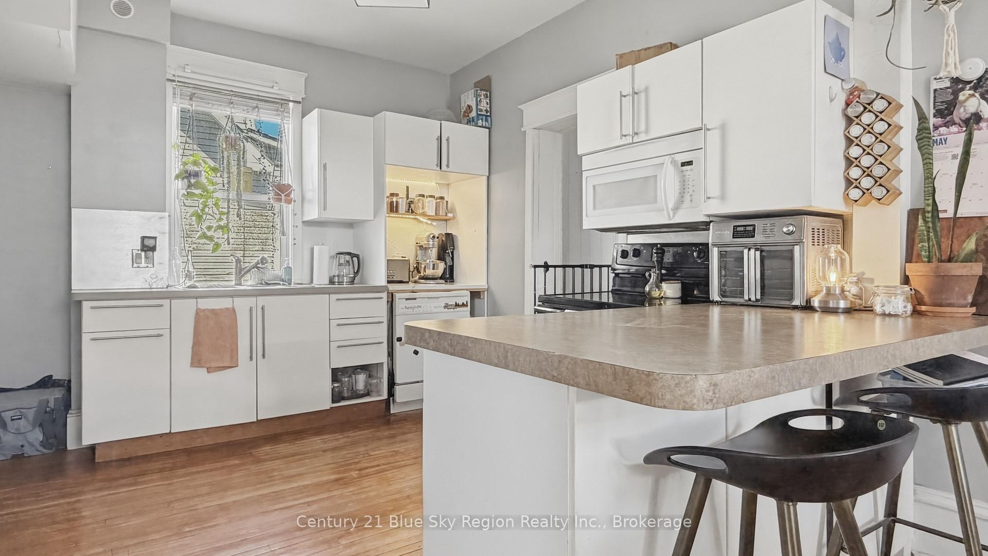 Photo 2 of 126 Third Avenue E, North Bay, Central — HOMEH