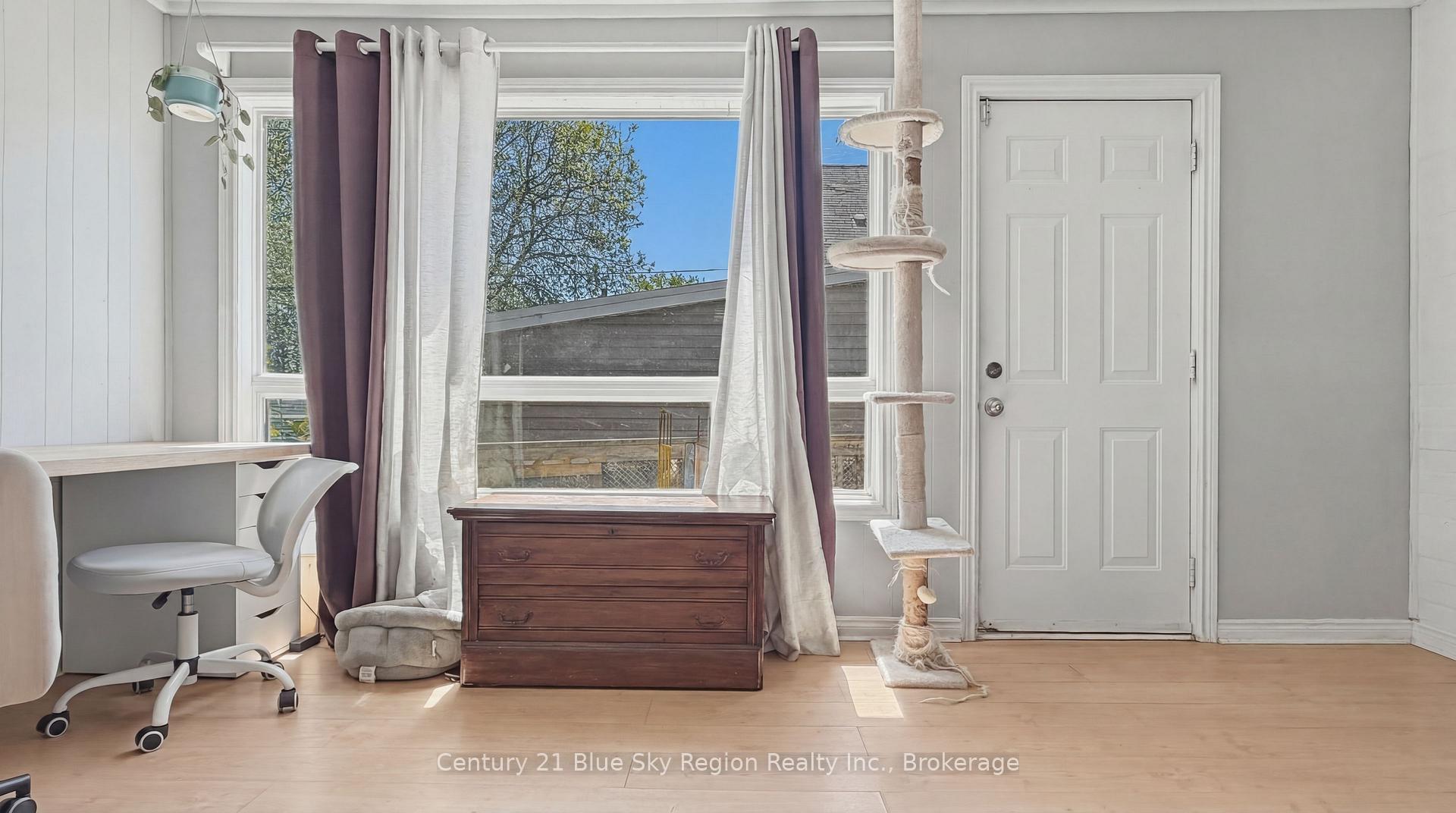 Photo 7 of 126 Third Avenue E, North Bay, Central — HOMEH
