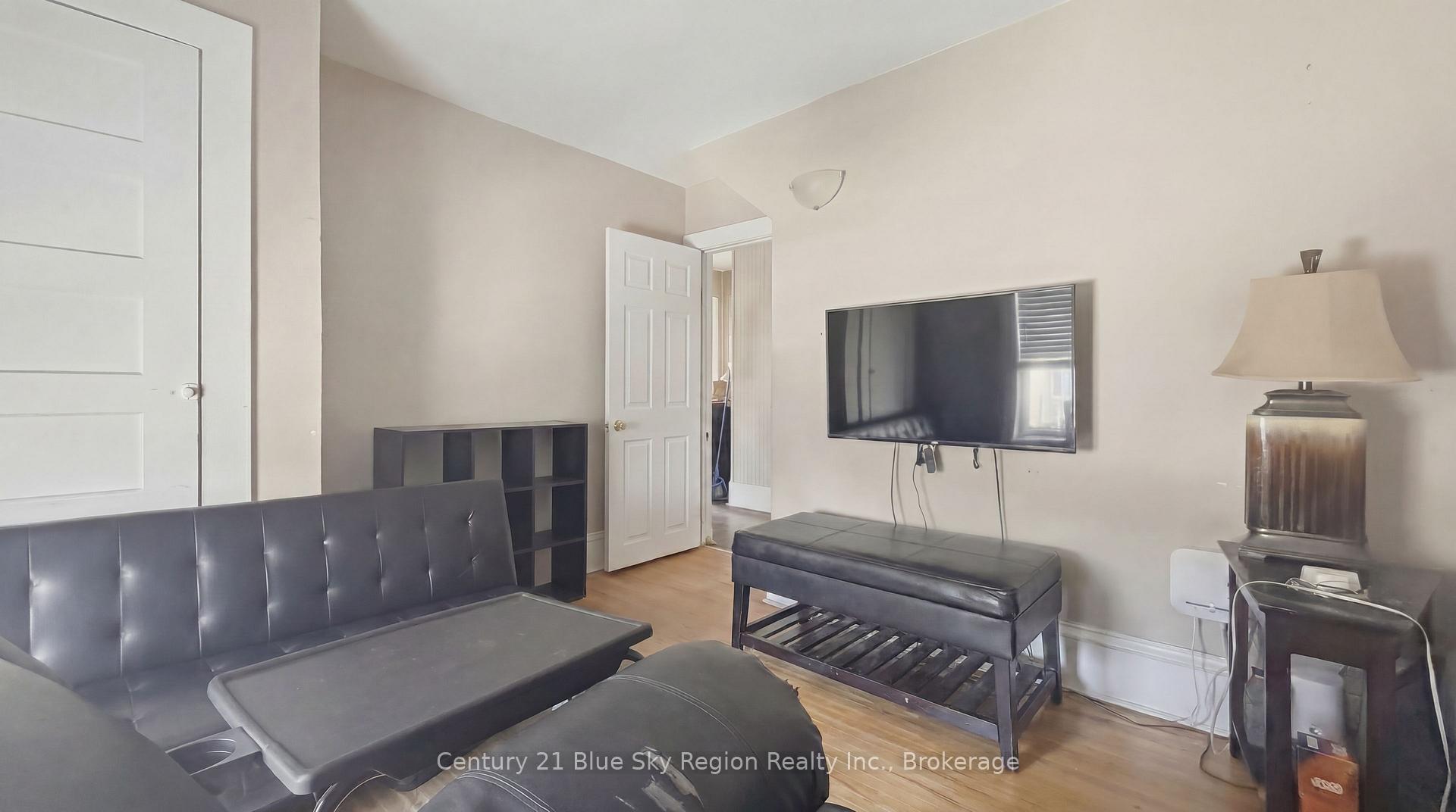 Photo 9 of 126 Third Avenue E, North Bay, Central — HOMEH