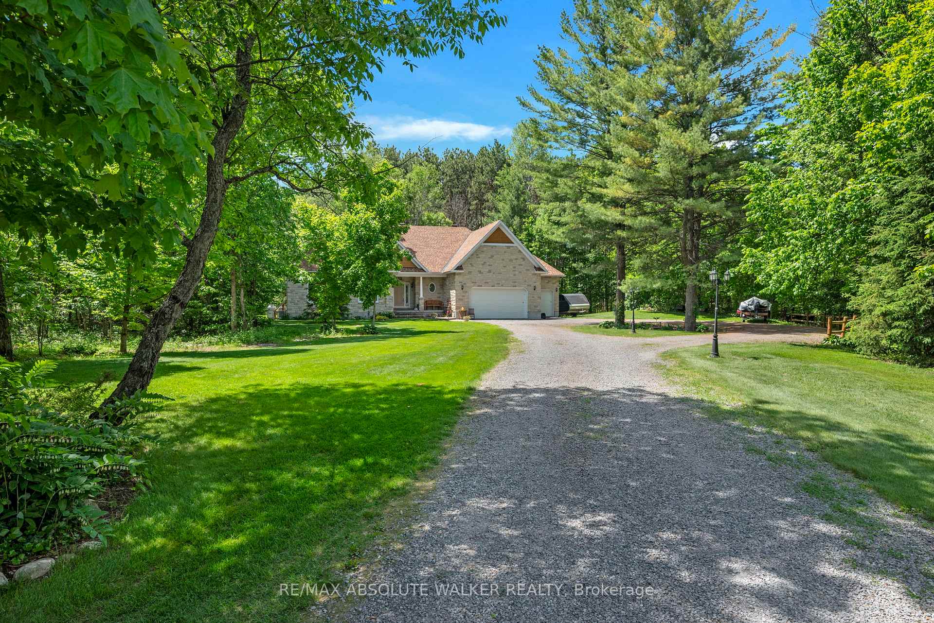 Photo 2 of 114 Hardwood Drive, Ottawa, Fitzroy Ward (South East) — HOMEH