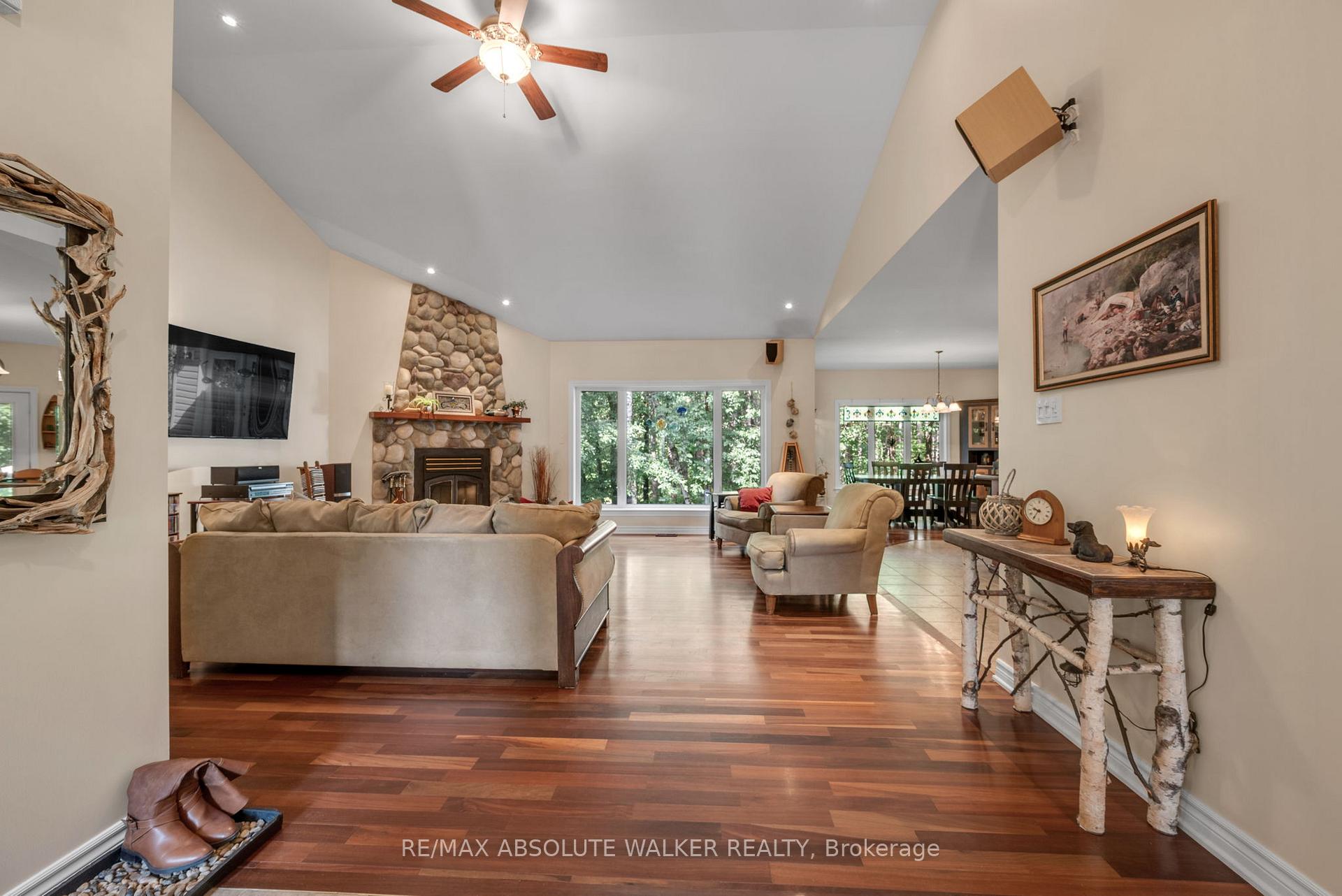 Photo 4 of 114 Hardwood Drive, Ottawa, Fitzroy Ward (South East) — HOMEH