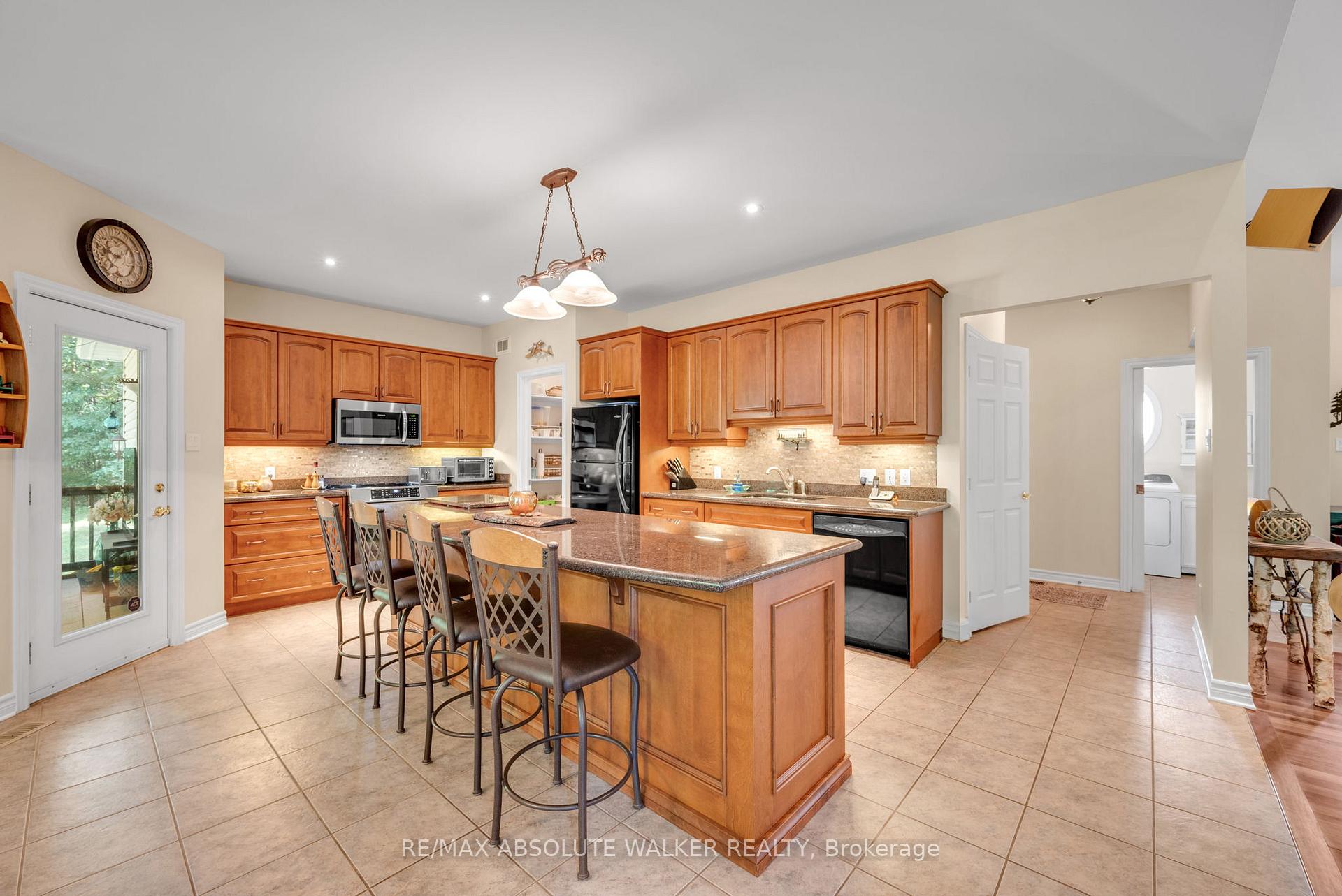 Photo 7 of 114 Hardwood Drive, Ottawa, Fitzroy Ward (South East) — HOMEH