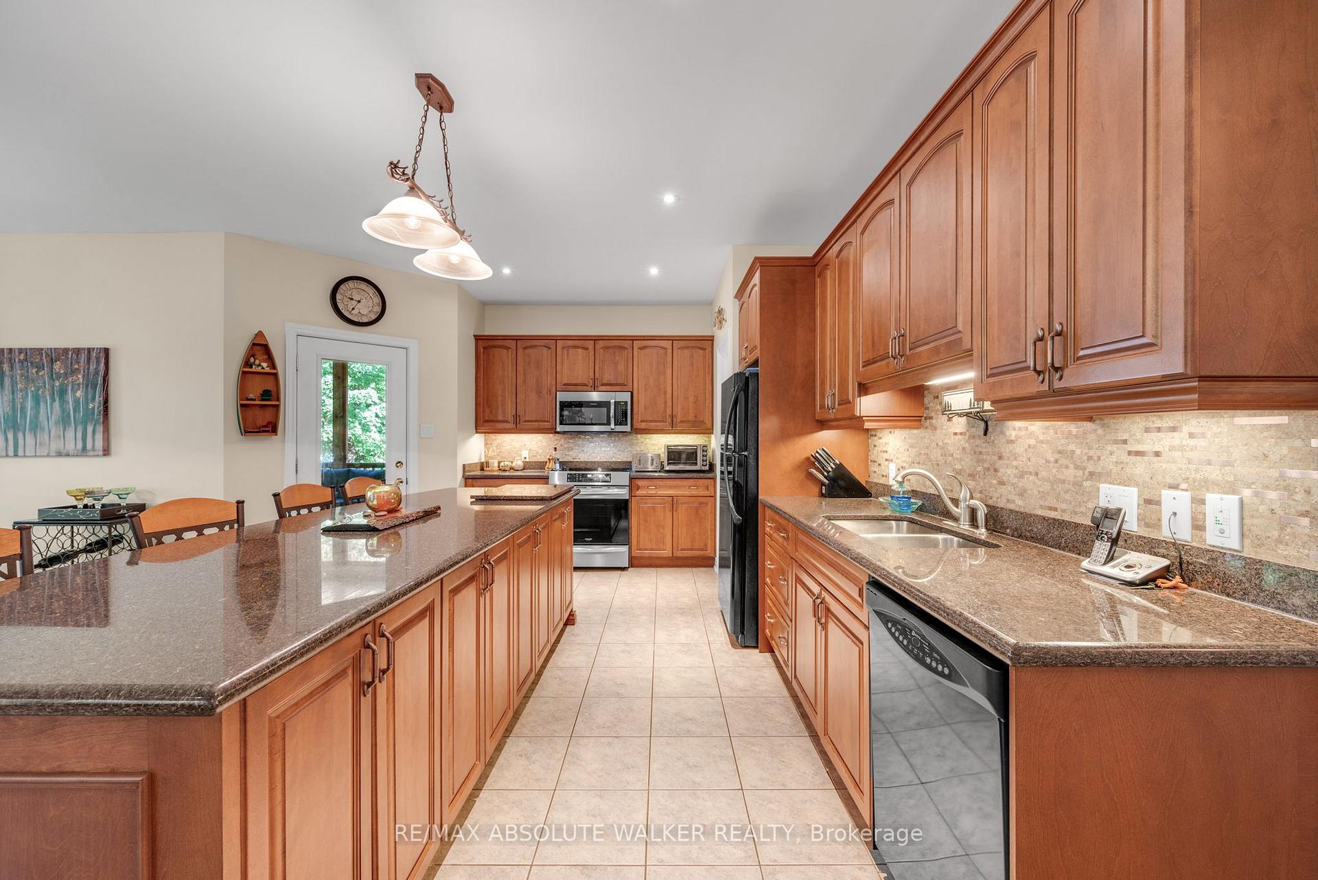 Photo 8 of 114 Hardwood Drive, Ottawa, Fitzroy Ward (South East) — HOMEH