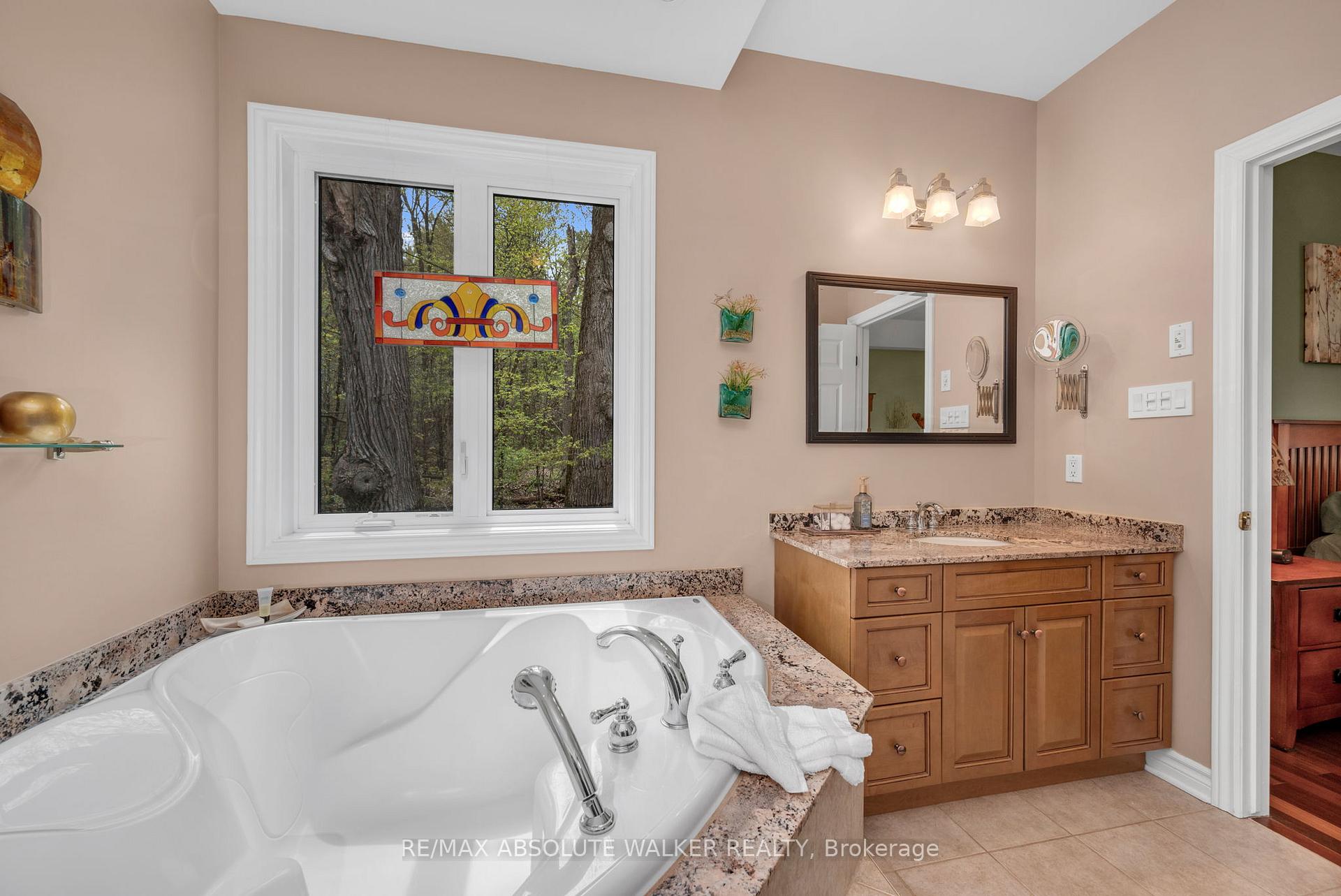 Photo 17 of 114 Hardwood Drive, Ottawa, Fitzroy Ward (South East) — HOMEH