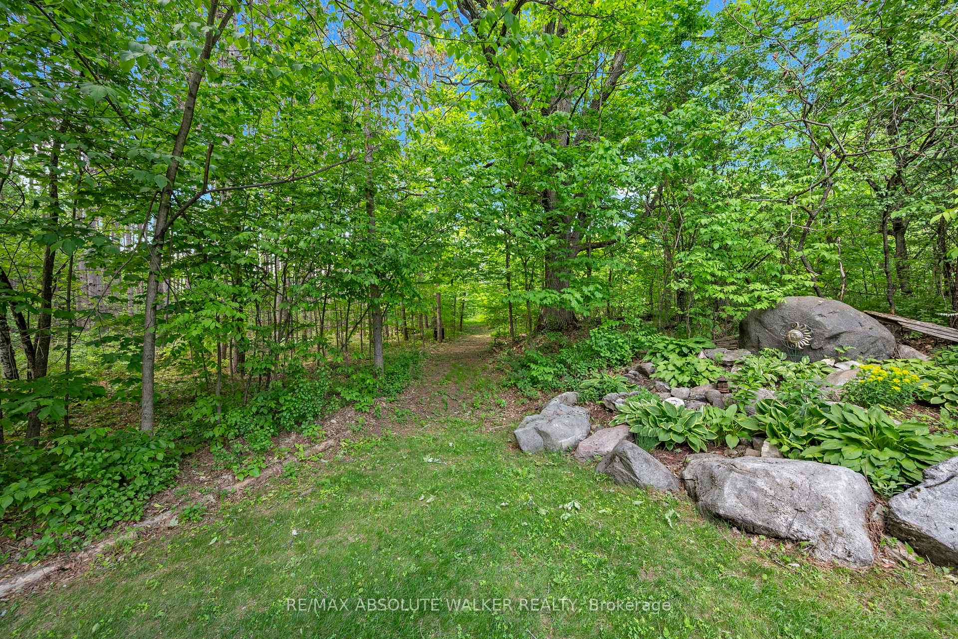 Photo 39 of 114 Hardwood Drive, Ottawa, Fitzroy Ward (South East) — HOMEH