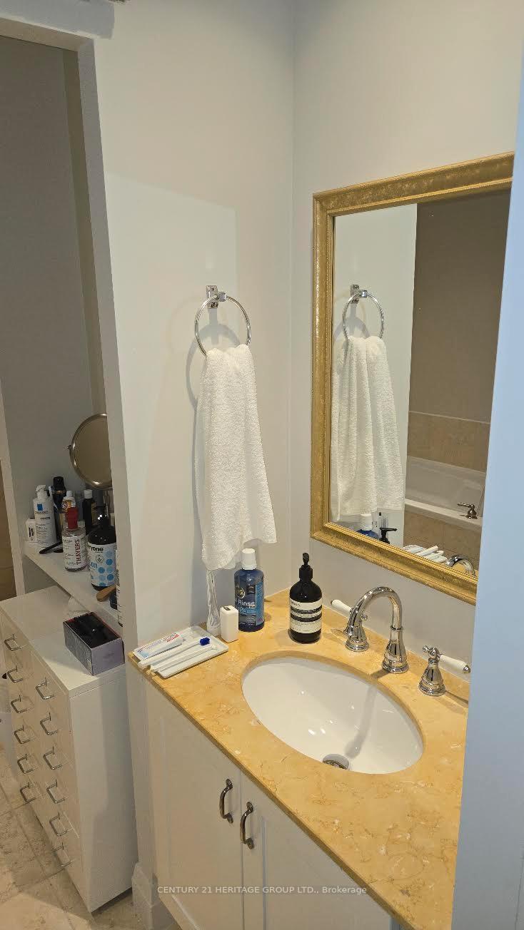 Photo 11 of Unit 312, 20 Scrivener Square, Toronto, Rosedale-Moore Park — HOMEH