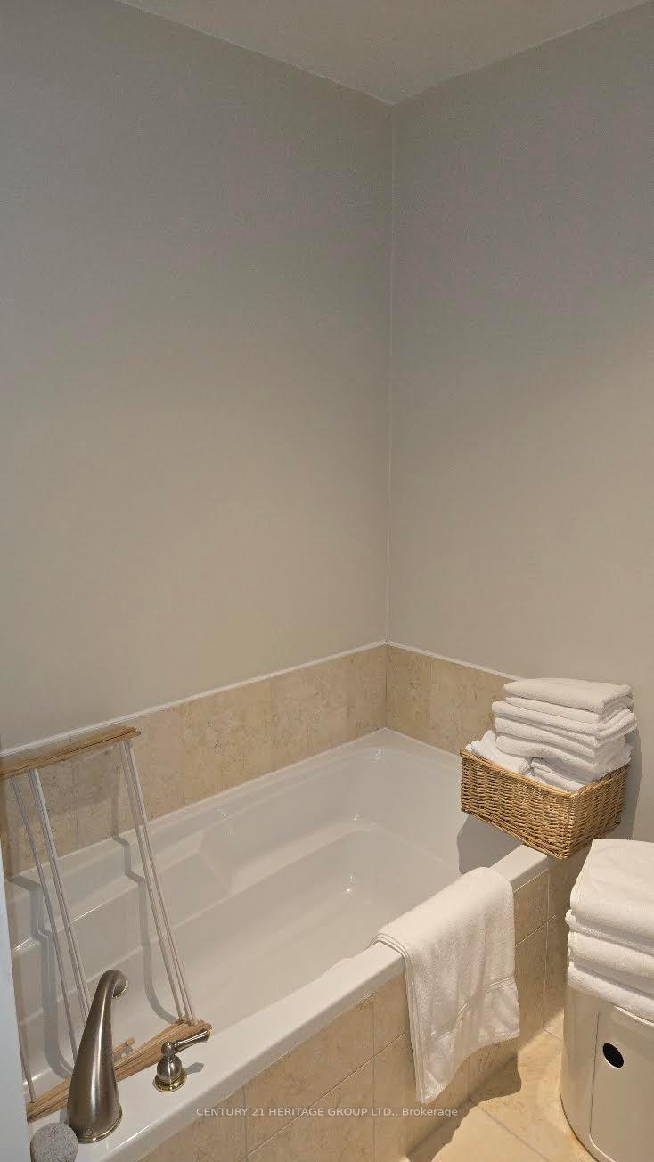 Photo 13 of Unit 312, 20 Scrivener Square, Toronto, Rosedale-Moore Park — HOMEH