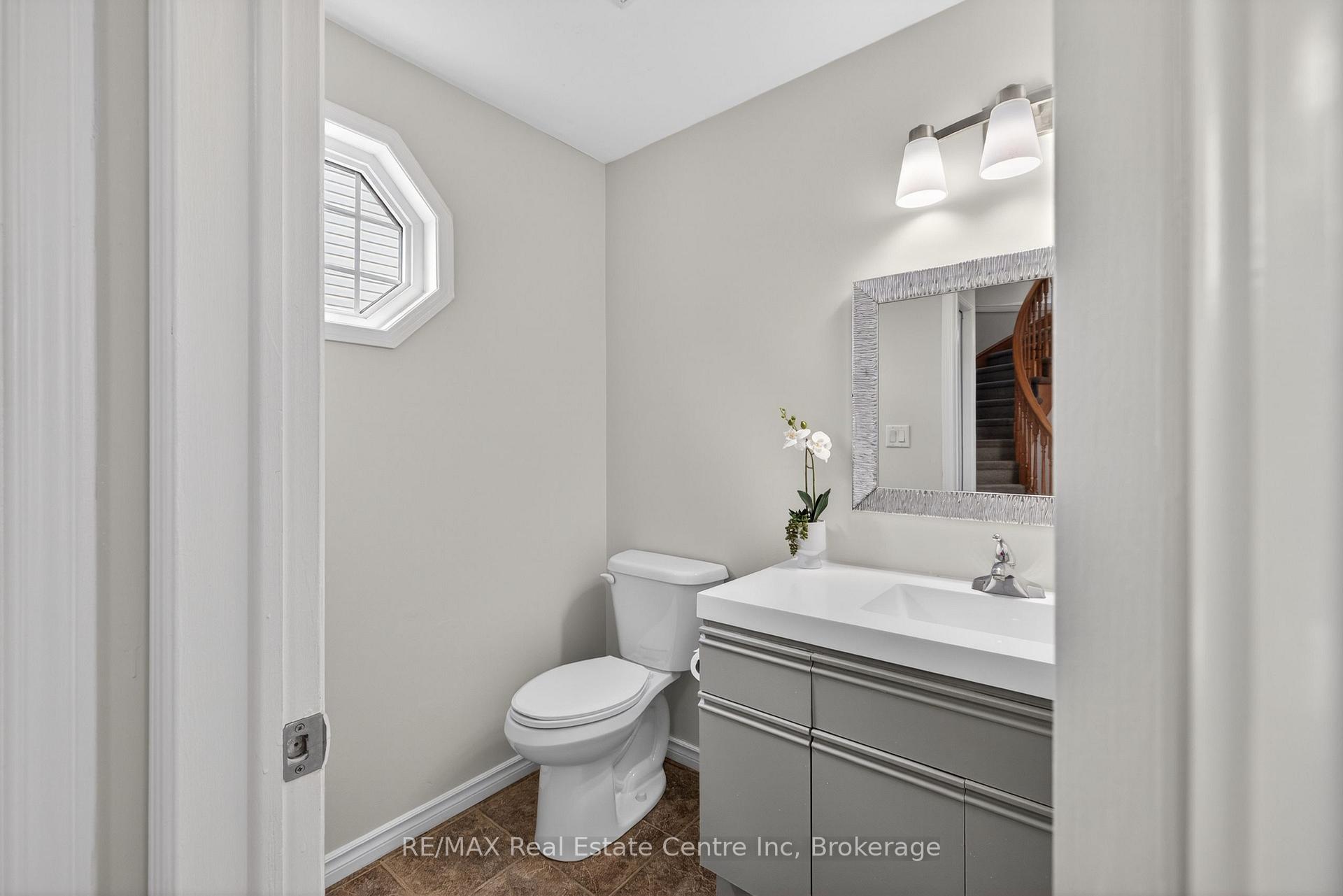 Photo 3 of 47 Marisa Street, Kitchener, Bridgeport — HOMEH