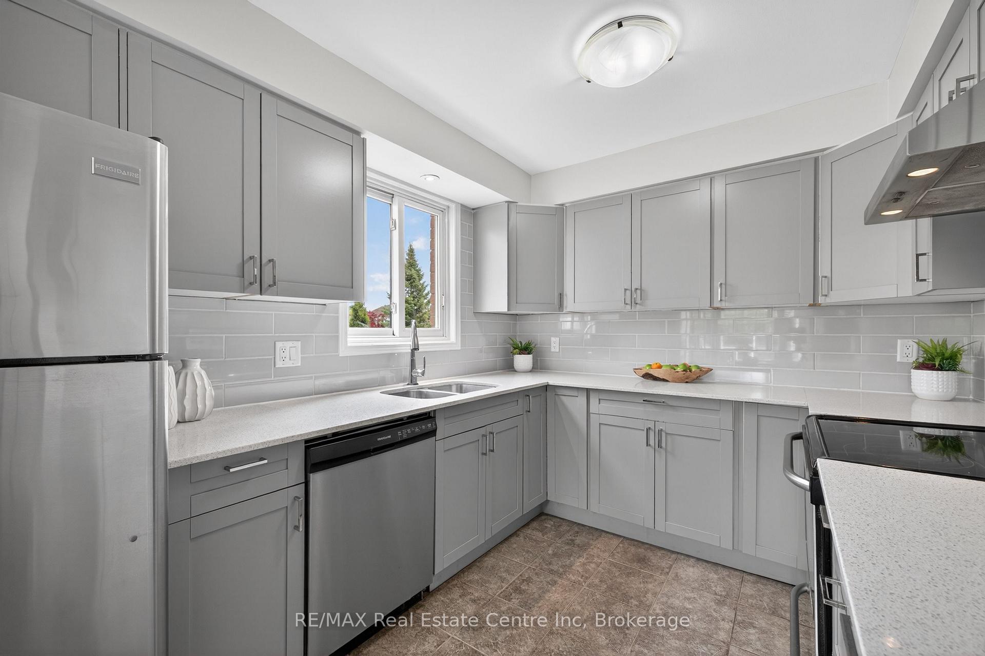 Photo 5 of 47 Marisa Street, Kitchener, Bridgeport — HOMEH