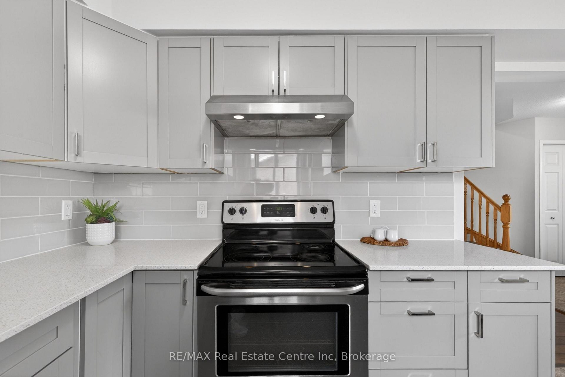 Photo 8 of 47 Marisa Street, Kitchener, Bridgeport — HOMEH