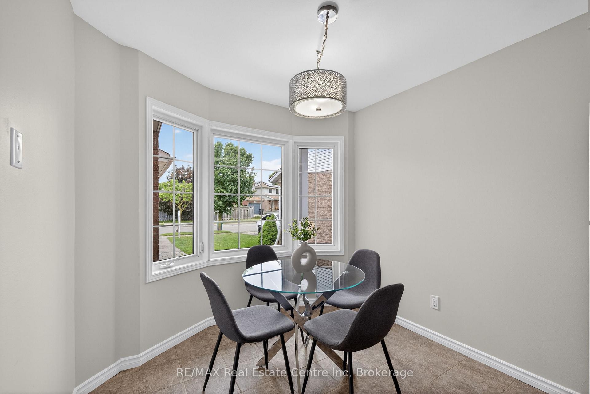 Photo 9 of 47 Marisa Street, Kitchener, Bridgeport — HOMEH