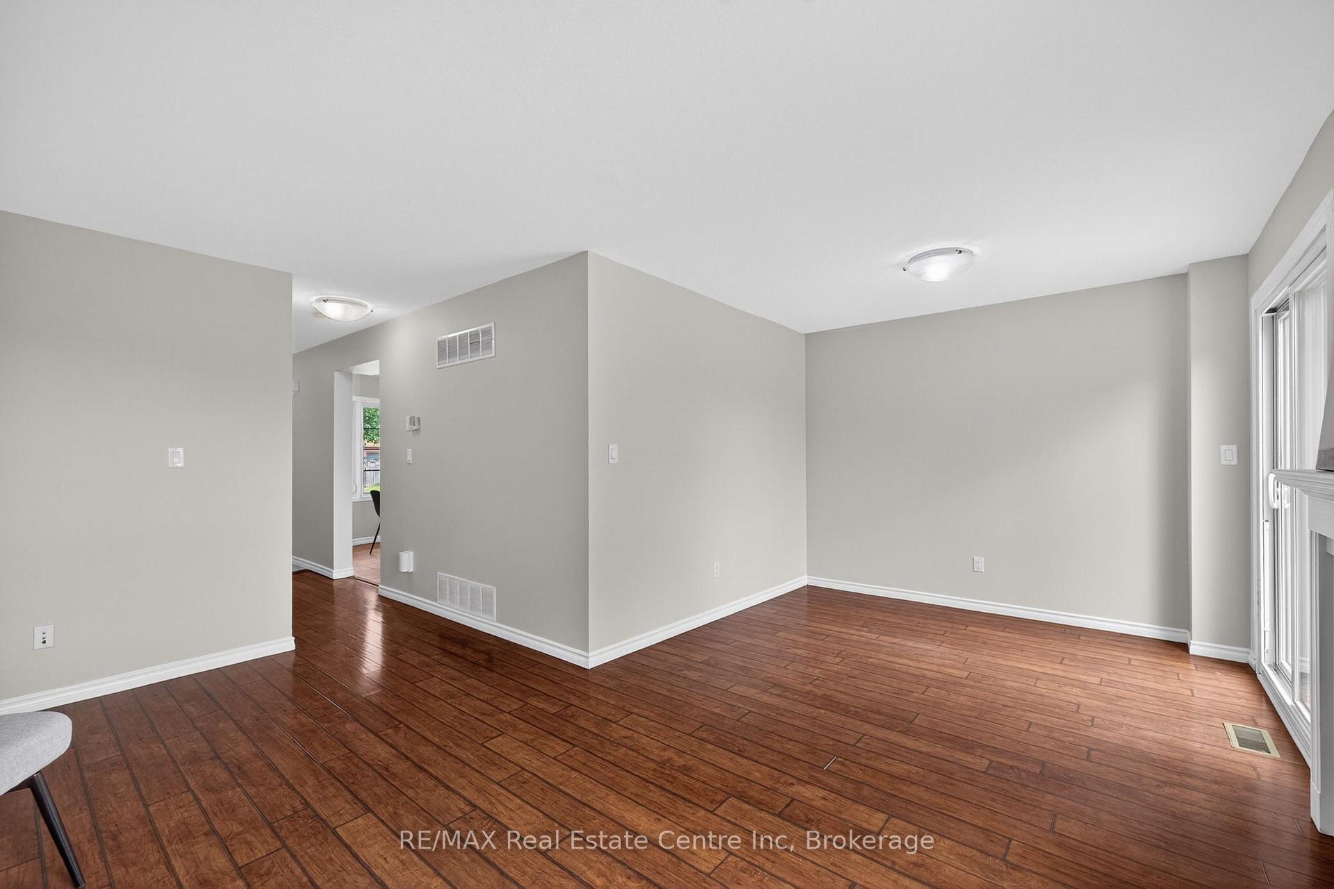 Photo 15 of 47 Marisa Street, Kitchener, Bridgeport — HOMEH
