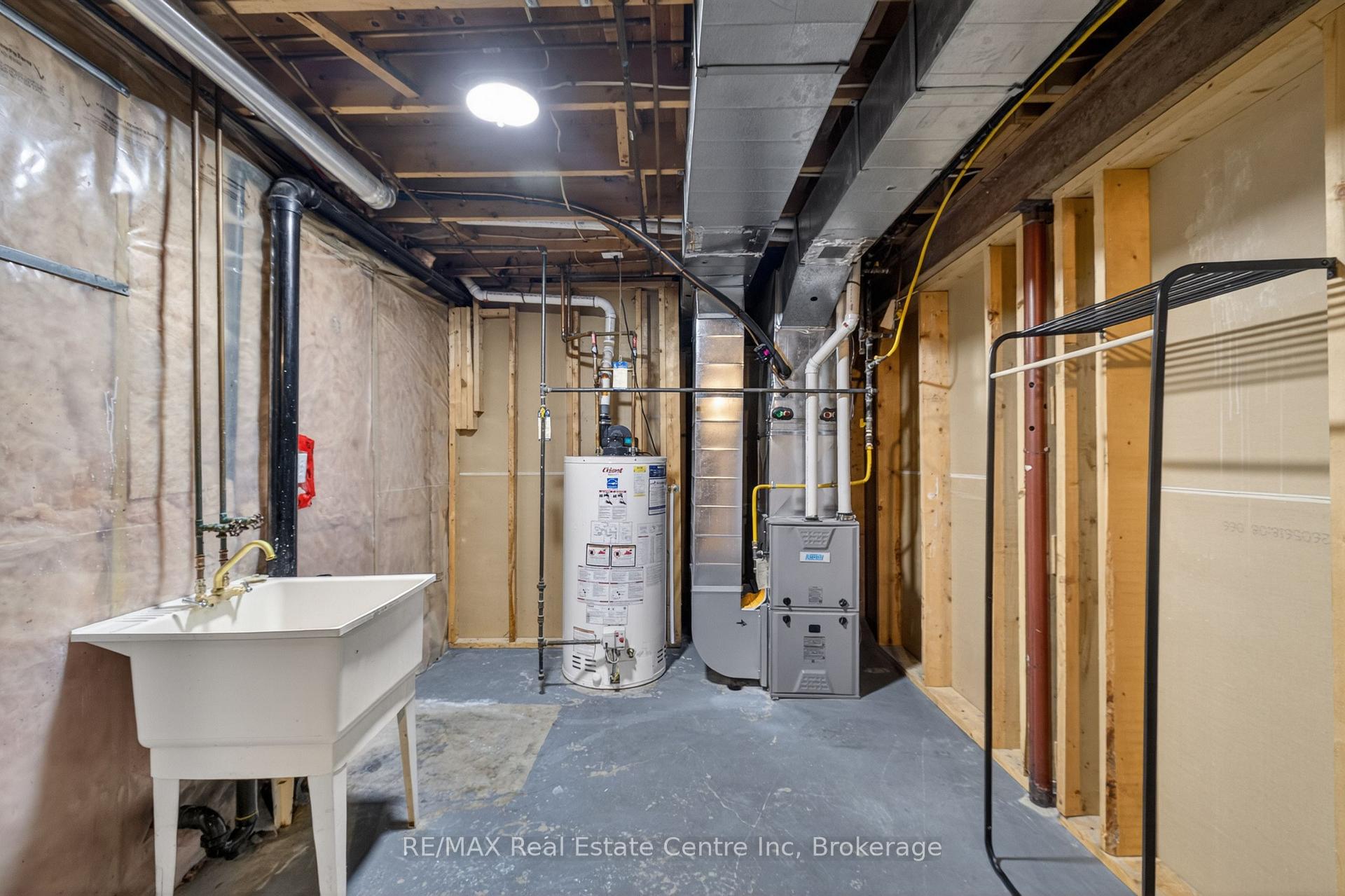 Photo 32 of 47 Marisa Street, Kitchener, Bridgeport — HOMEH