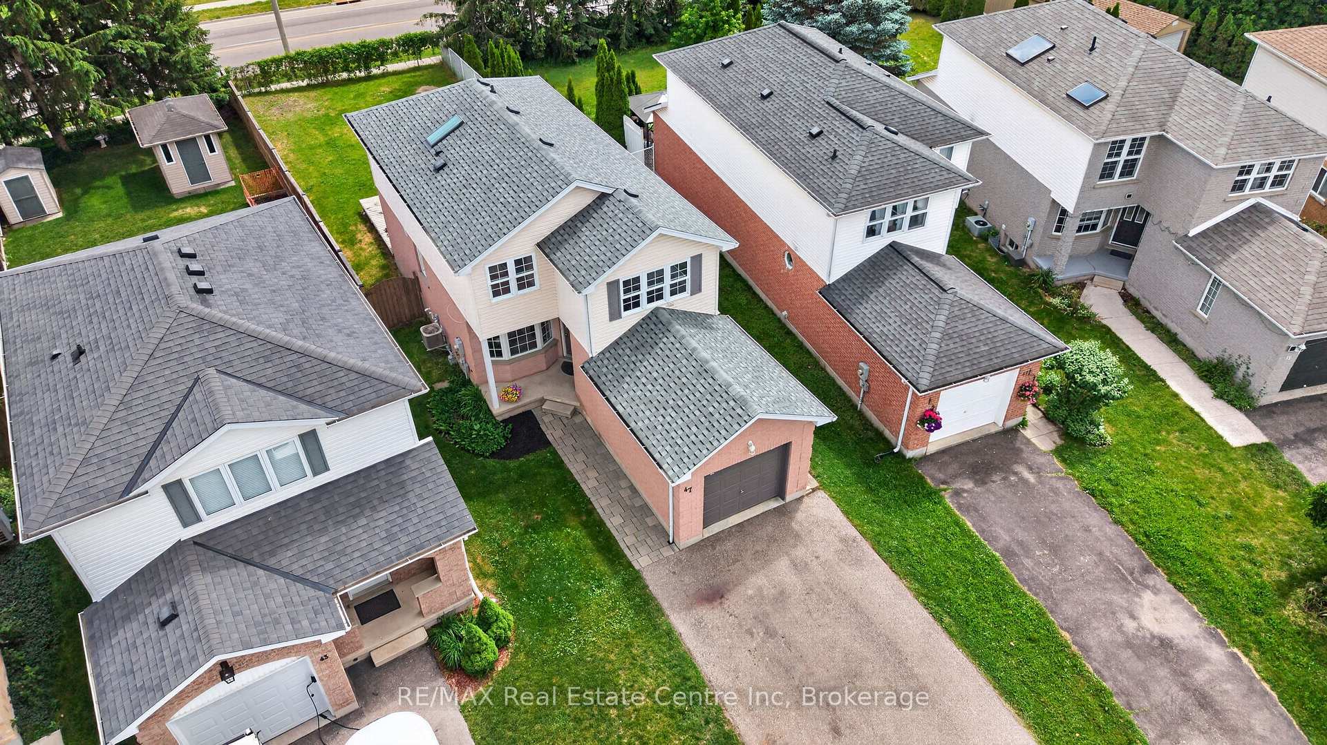 Photo 38 of 47 Marisa Street, Kitchener, Bridgeport — HOMEH