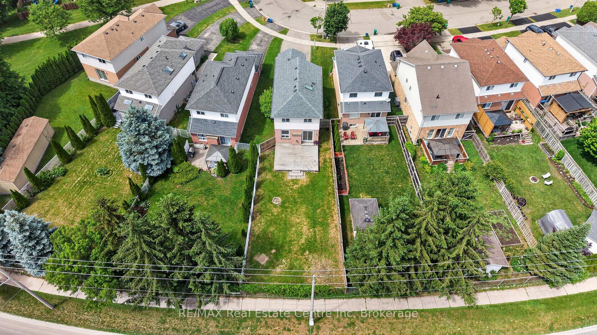 Photo 40 of 47 Marisa Street, Kitchener, Bridgeport — HOMEH