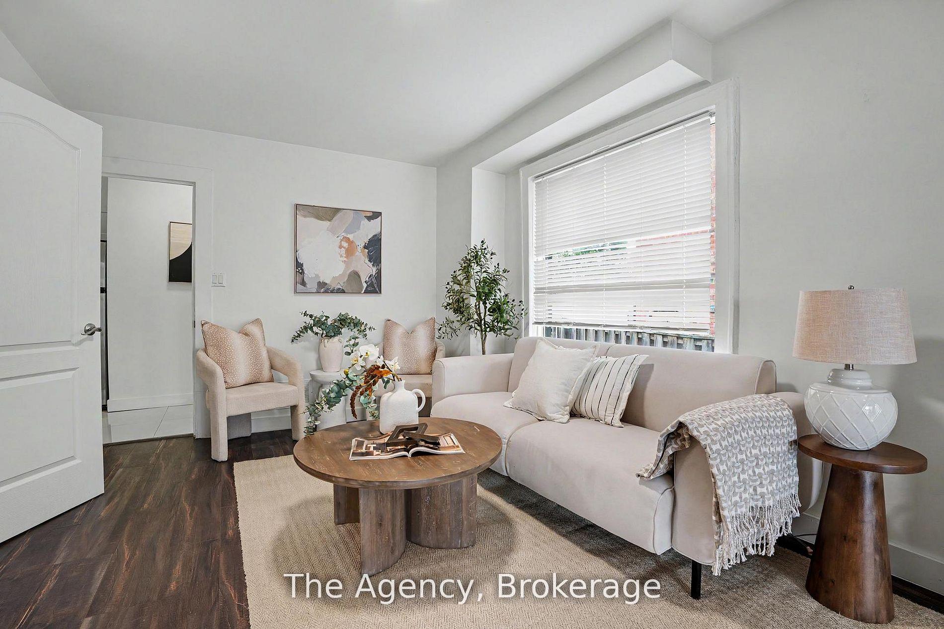 Photo 8 of 881 Lakeshore Road E, Mississauga, Lakeview — HOMEH