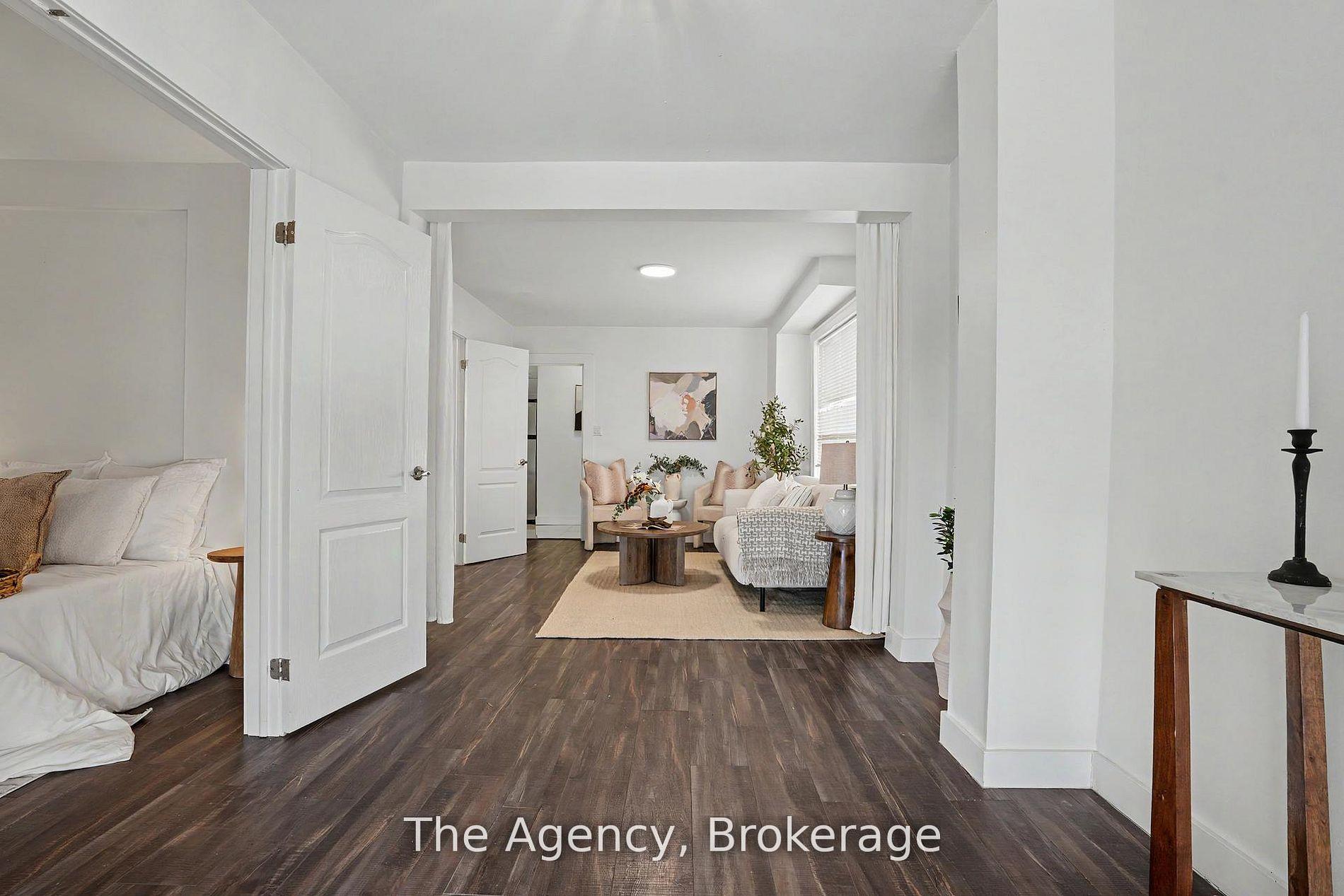 Photo 9 of 881 Lakeshore Road E, Mississauga, Lakeview — HOMEH