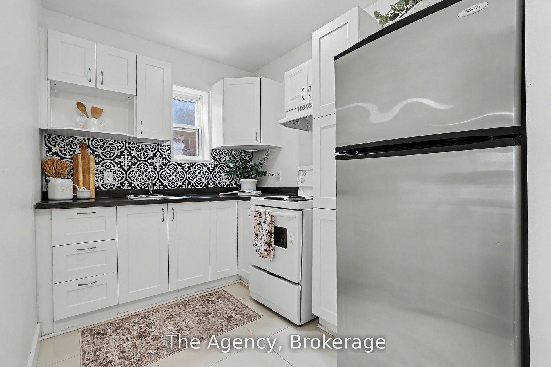 Photo 18 of 881 Lakeshore Road E, Mississauga, Lakeview — HOMEH
