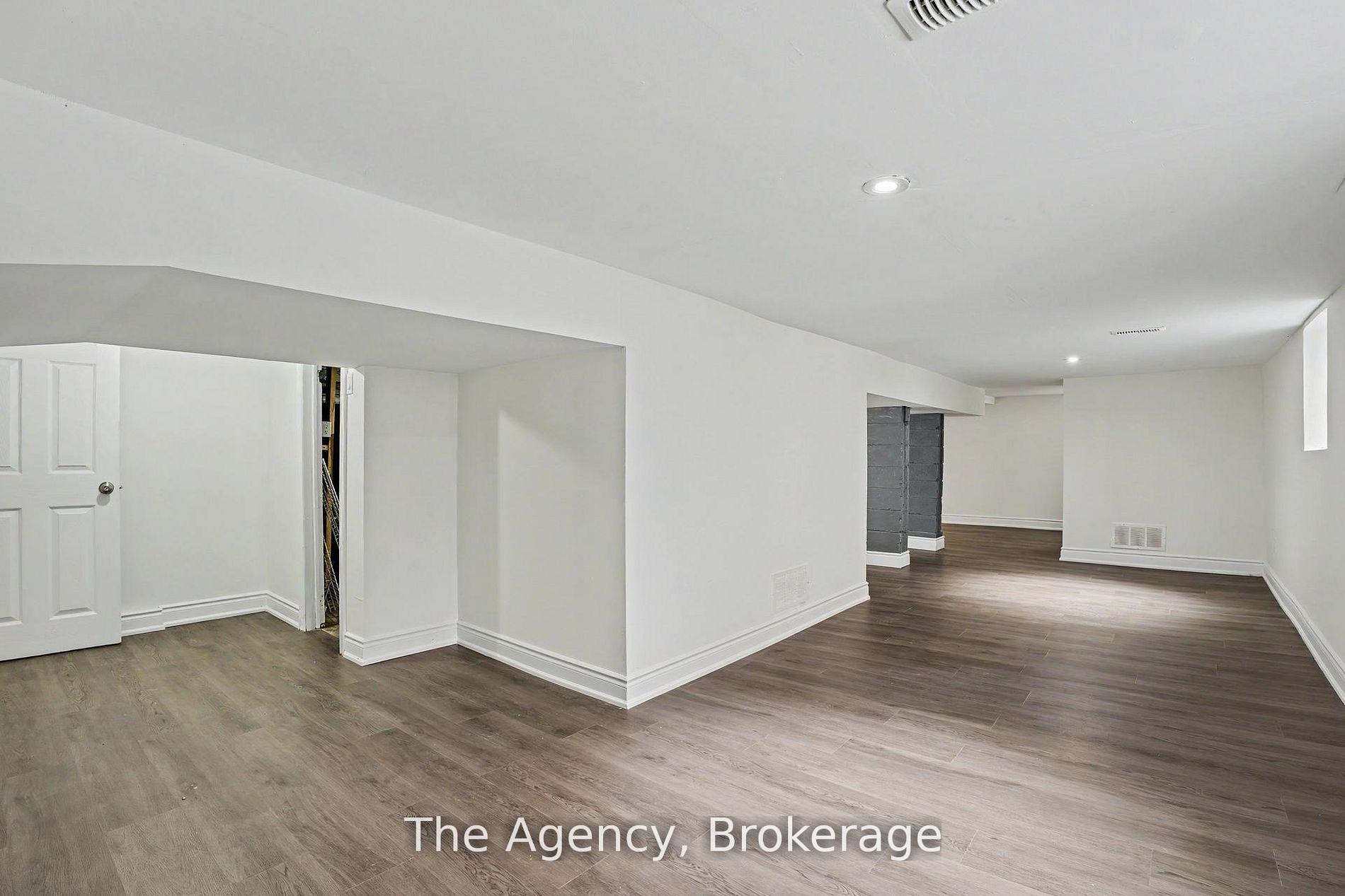 Photo 24 of 881 Lakeshore Road E, Mississauga, Lakeview — HOMEH