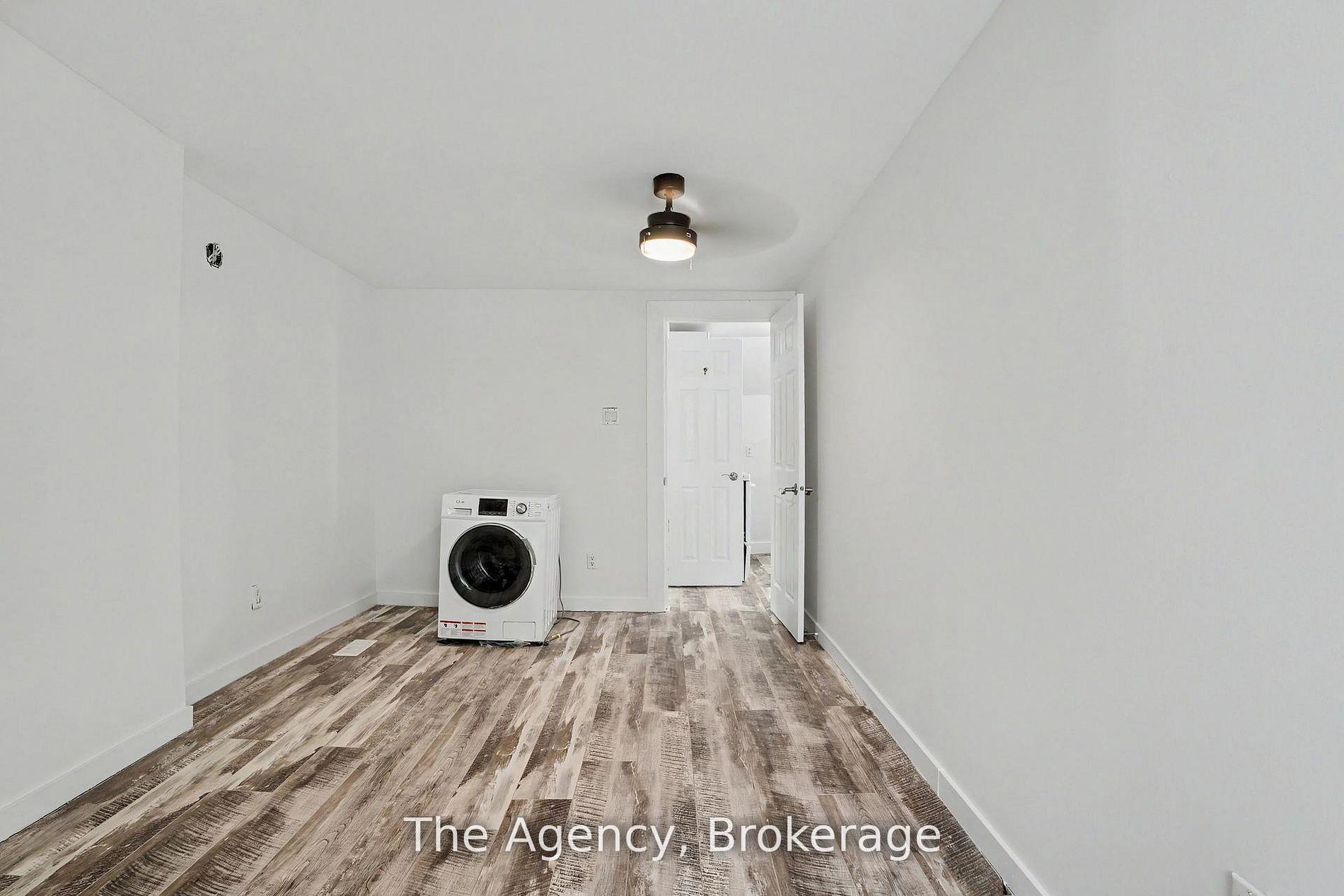 Photo 34 of 881 Lakeshore Road E, Mississauga, Lakeview — HOMEH