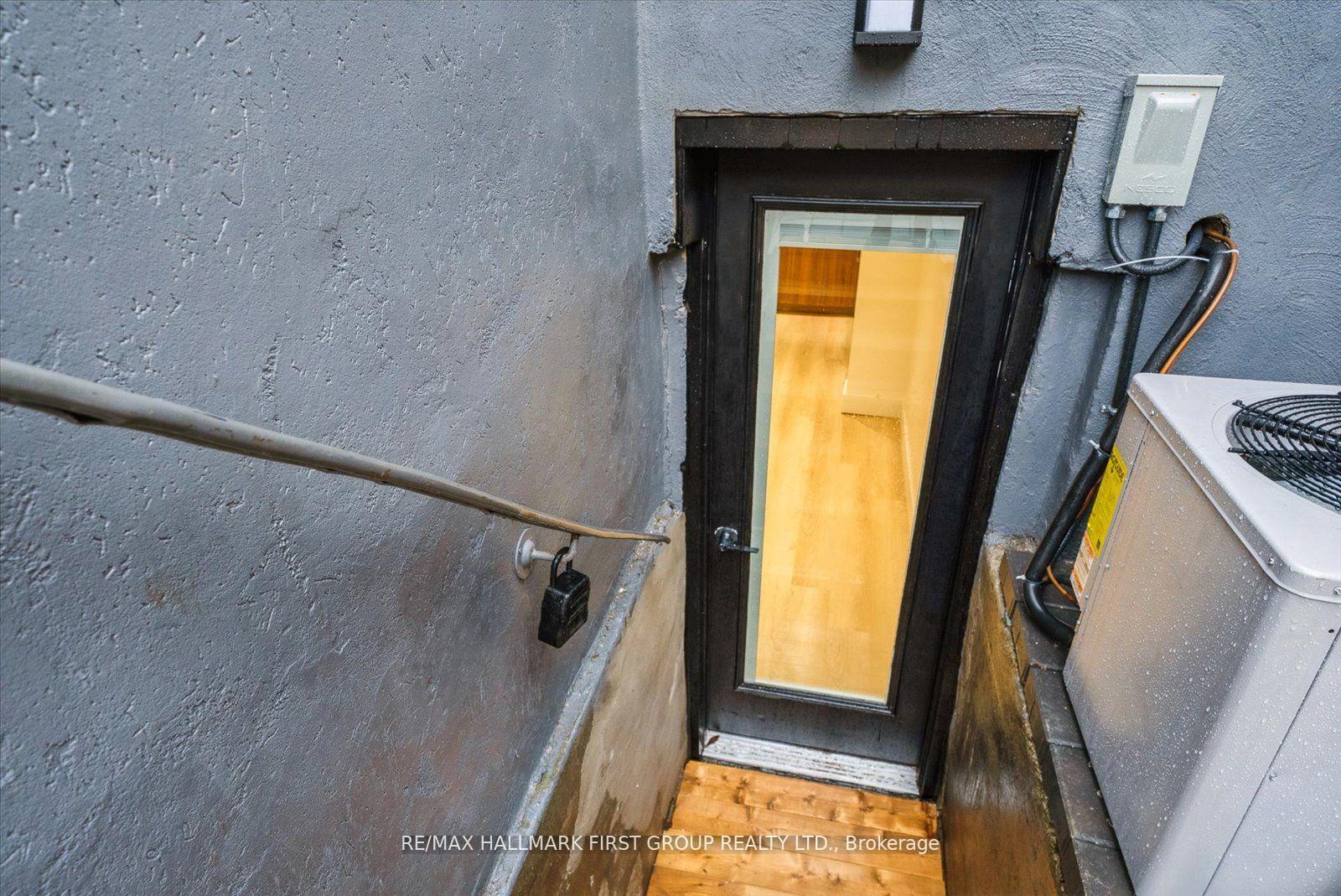 Photo 3 of Unit Lower, 285 Rhodes Avenue, Toronto, Greenwood-Coxwell — HOMEH