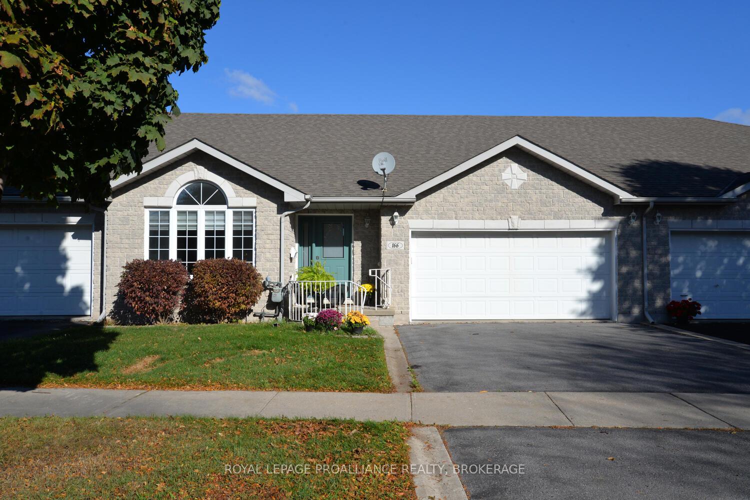 Photo 2 of 166 Ellesmeer Avenue, Kingston, City Northwest — HOMEH