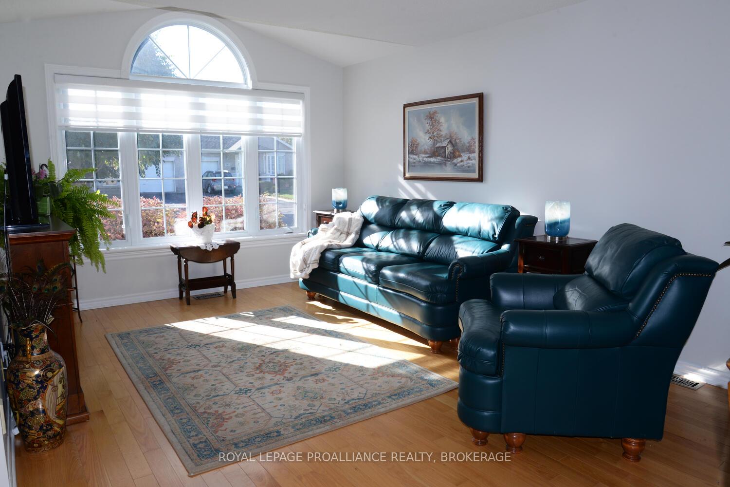 Photo 8 of 166 Ellesmeer Avenue, Kingston, City Northwest — HOMEH