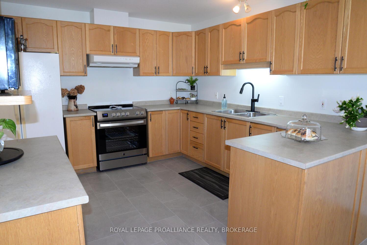 Photo 13 of 166 Ellesmeer Avenue, Kingston, City Northwest — HOMEH