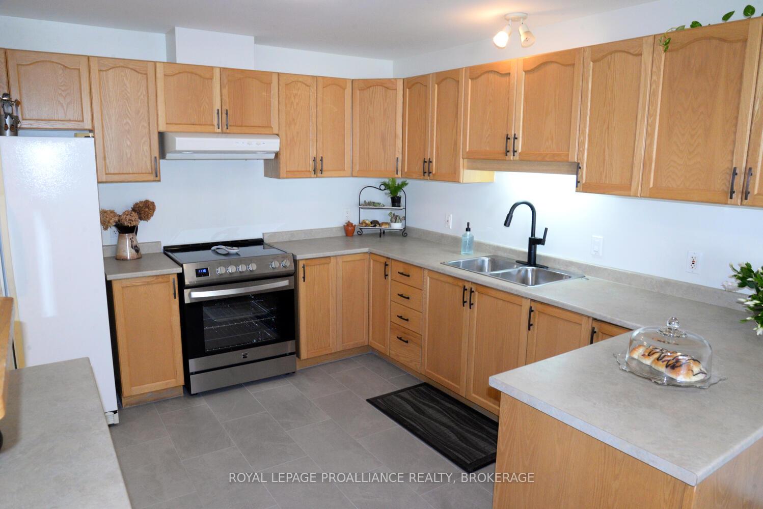 Photo 15 of 166 Ellesmeer Avenue, Kingston, City Northwest — HOMEH