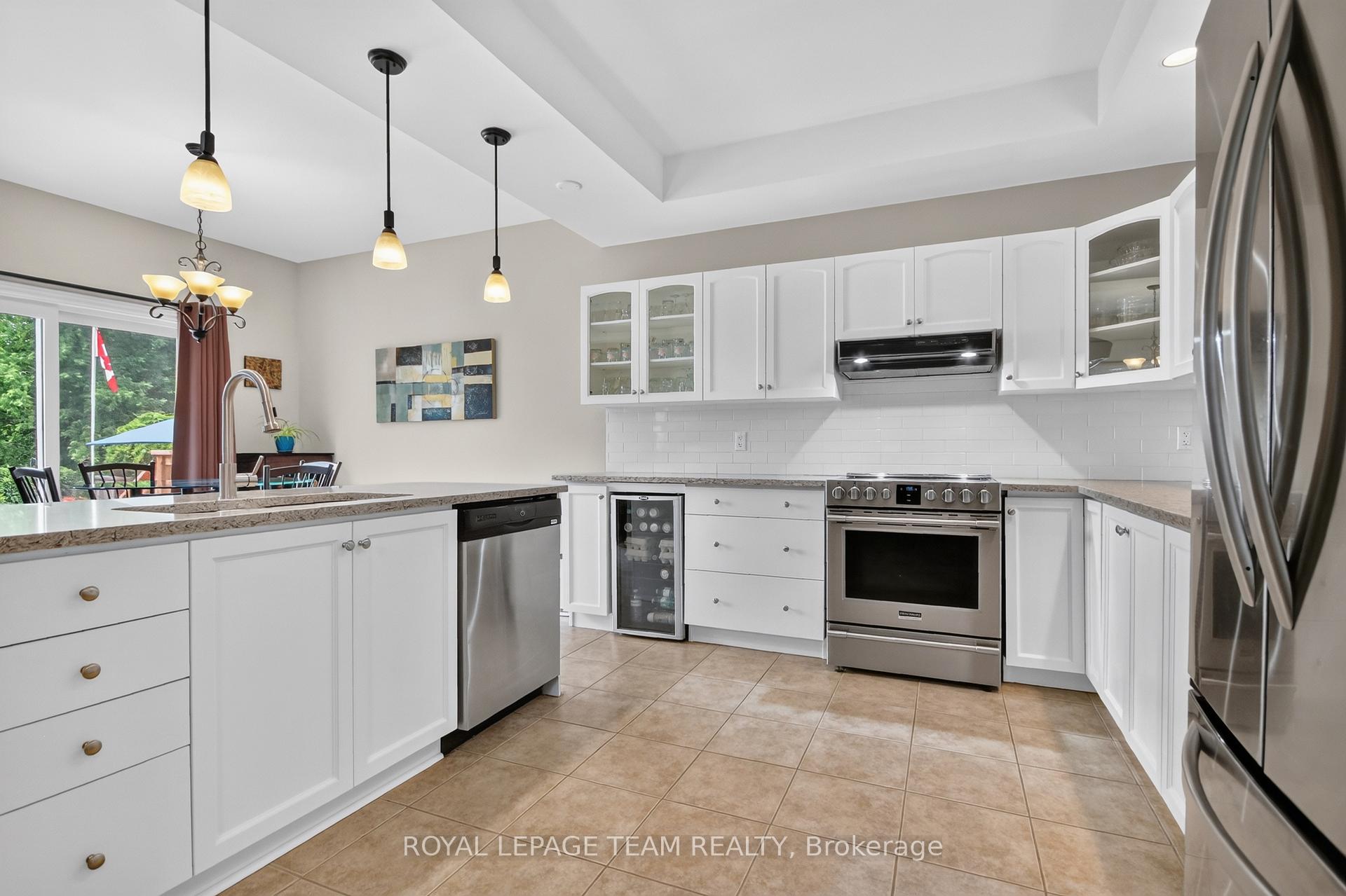 Photo 10 of 6293 Ottawa Street W, Ottawa, Richmond — HOMEH